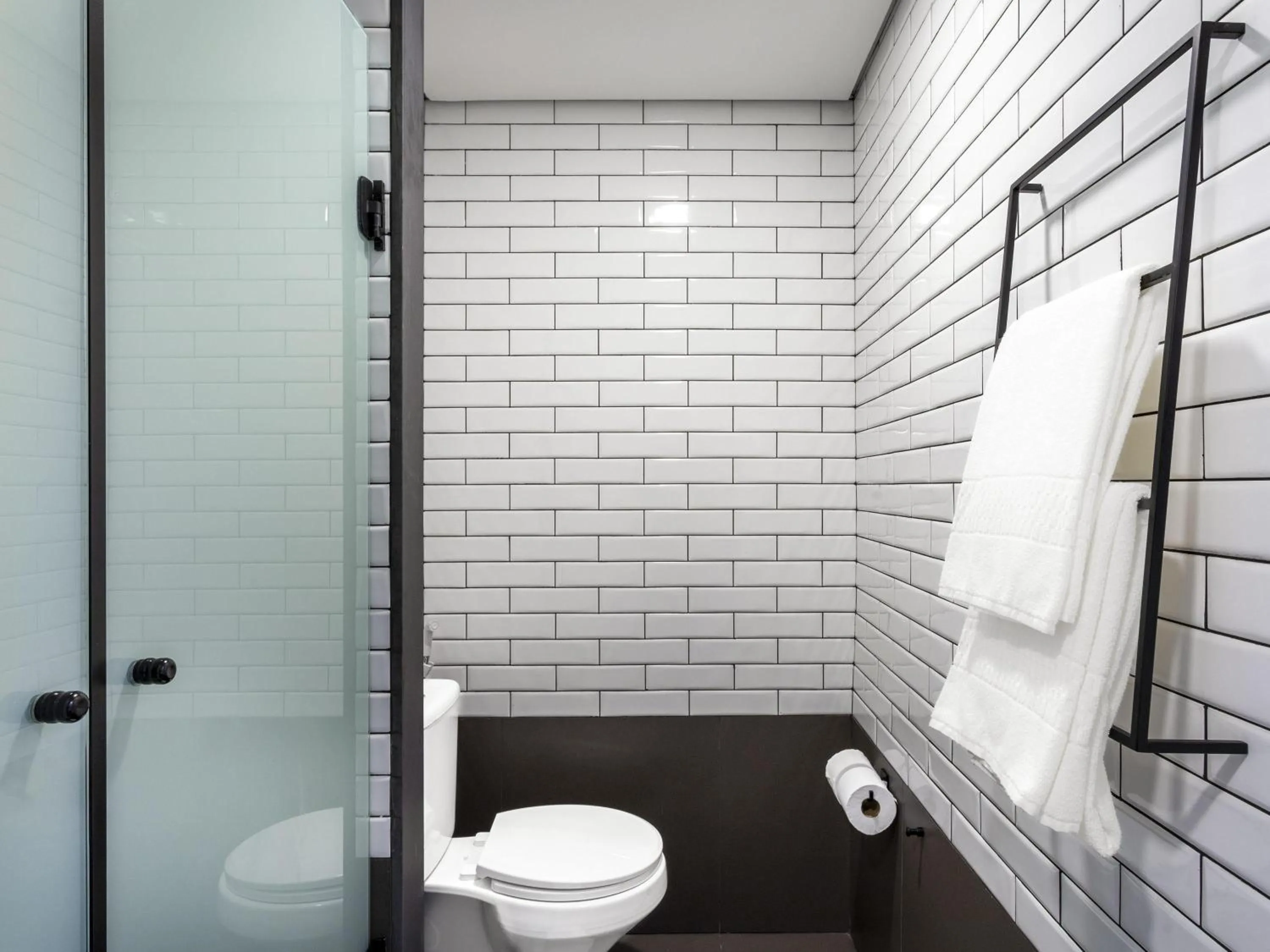 Bedroom in Ibis Aruja