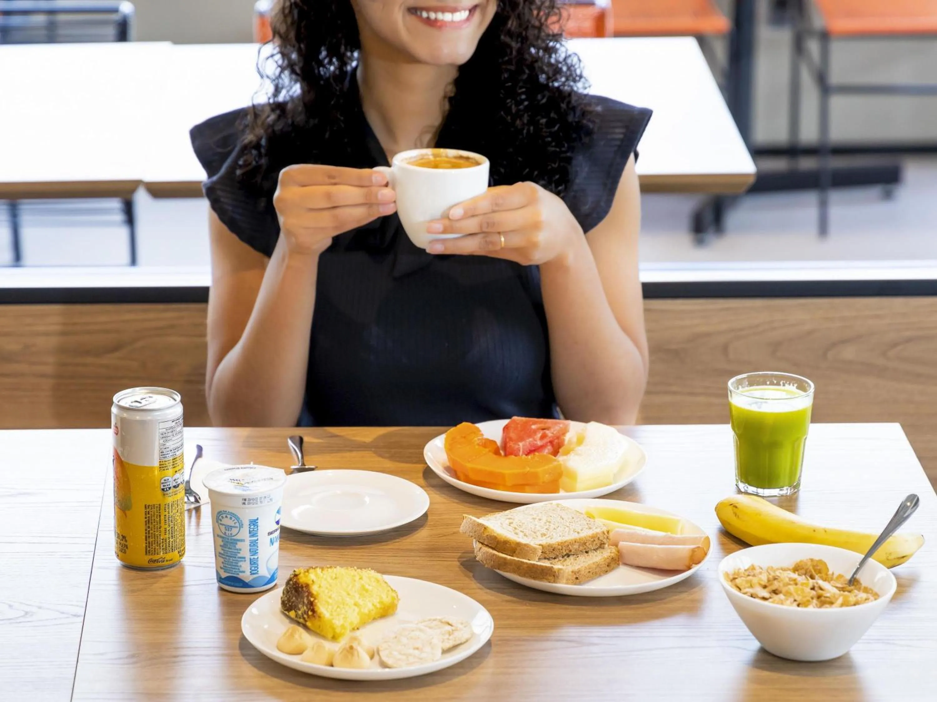 Restaurant/places to eat in Ibis Aruja