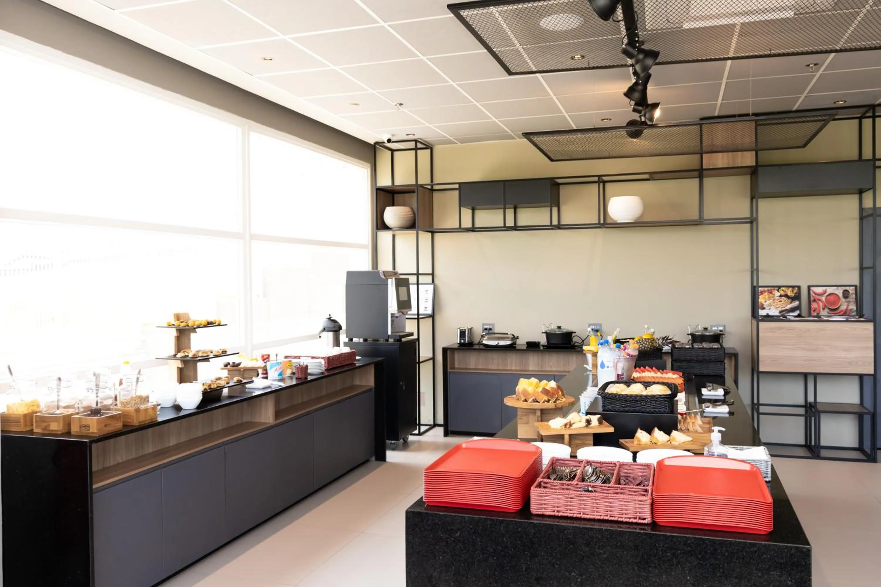 Buffet breakfast in Ibis Aruja