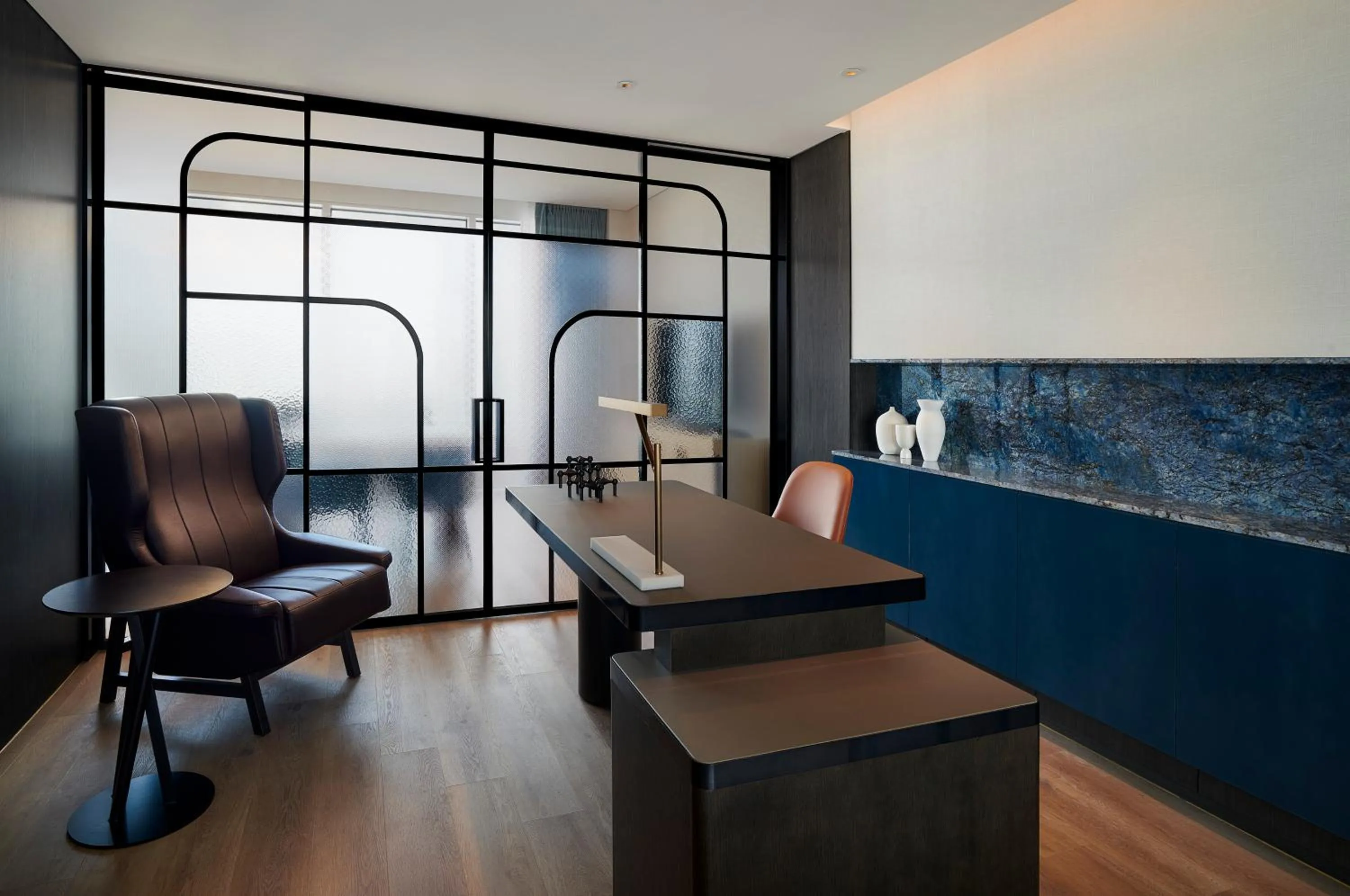 Decorative detail in Naru Ambassador Hotel Seoul - MGallery Collection