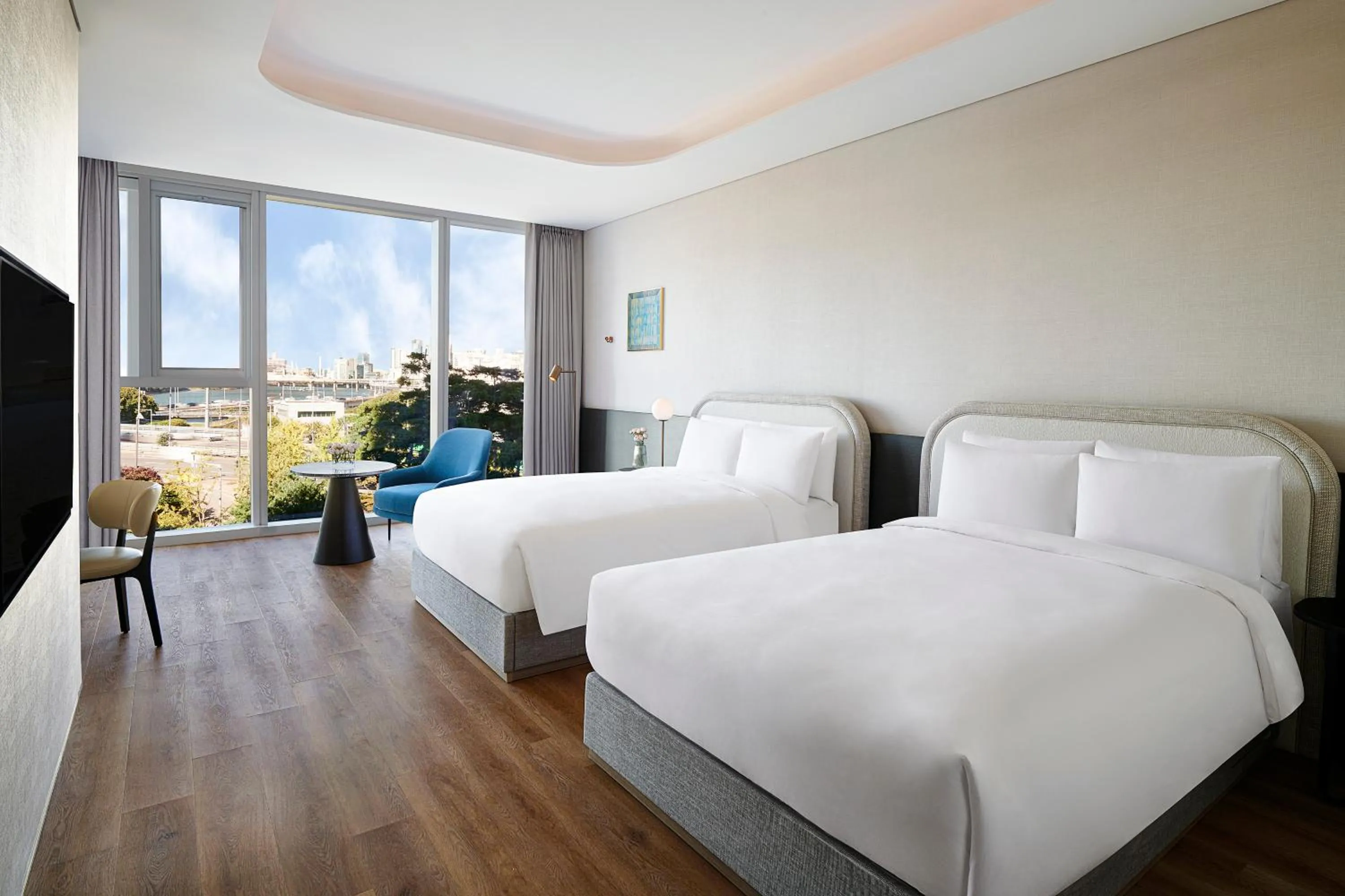 Photo of the whole room, Bed in Naru Ambassador Hotel Seoul - MGallery Collection