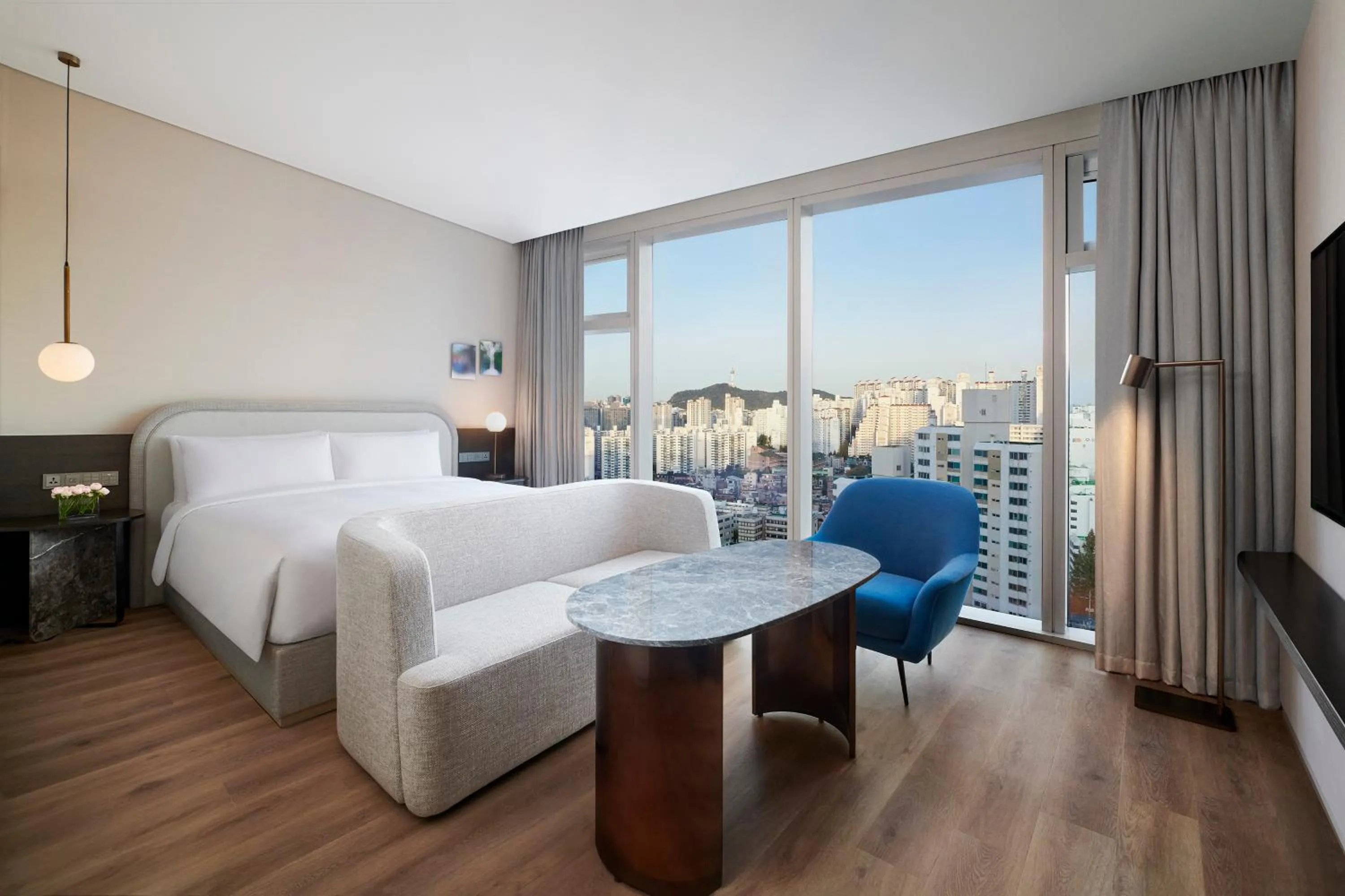 Bedroom, Bed in Naru Ambassador Hotel Seoul - MGallery Collection