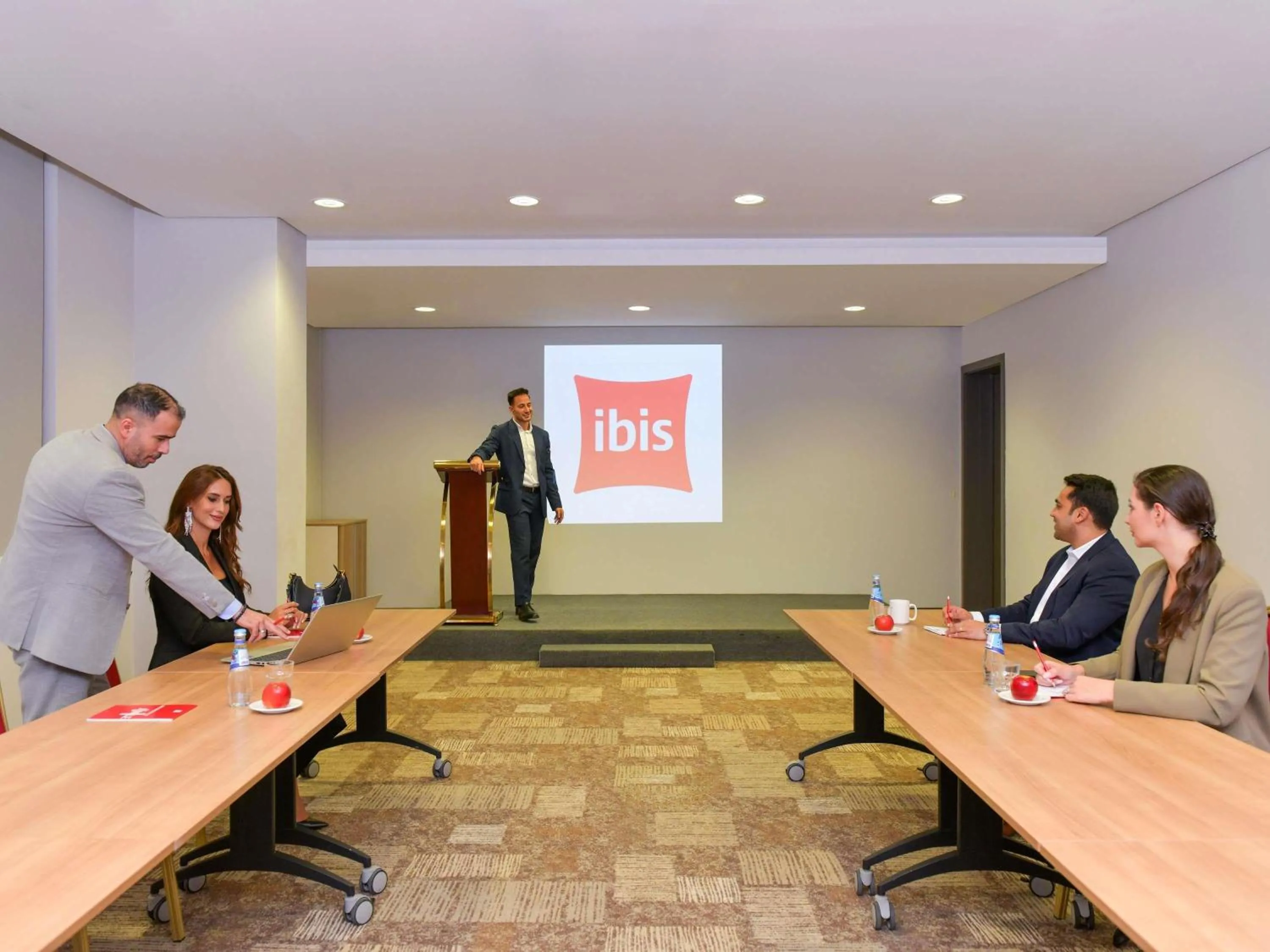 Meeting/conference room in ibis Doha