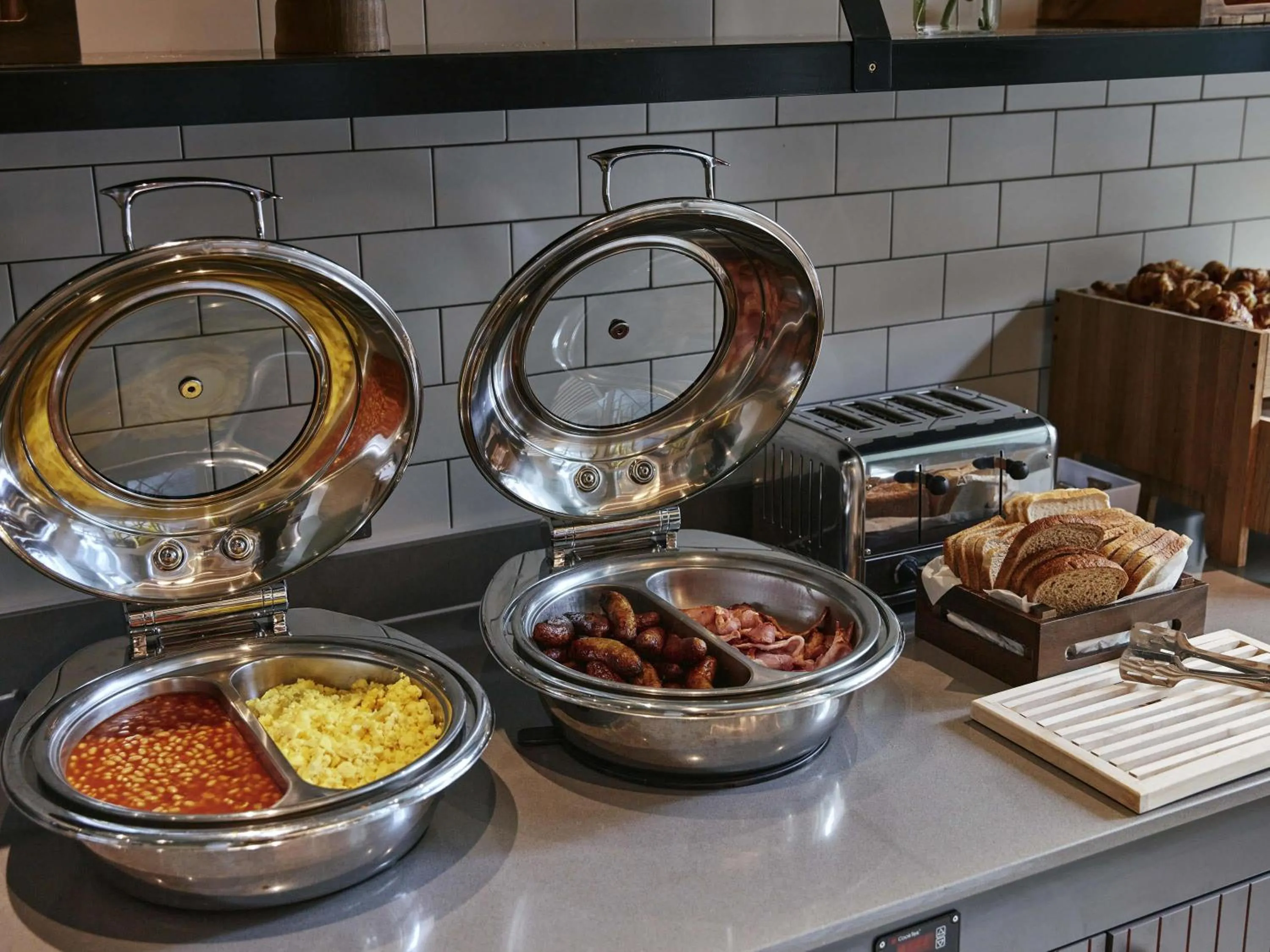 Breakfast in Aparthotel Adagio Glasgow Central