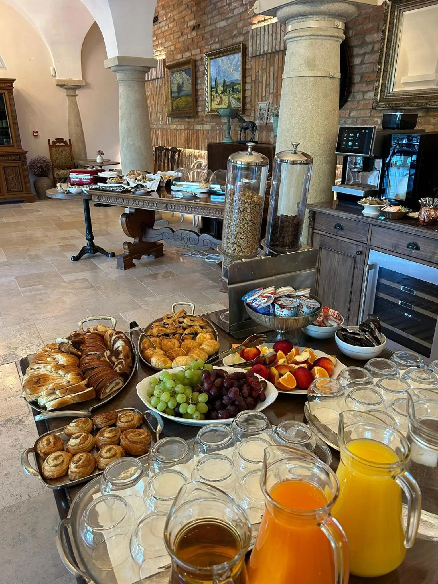 Breakfast in Arkady Hof Hotel