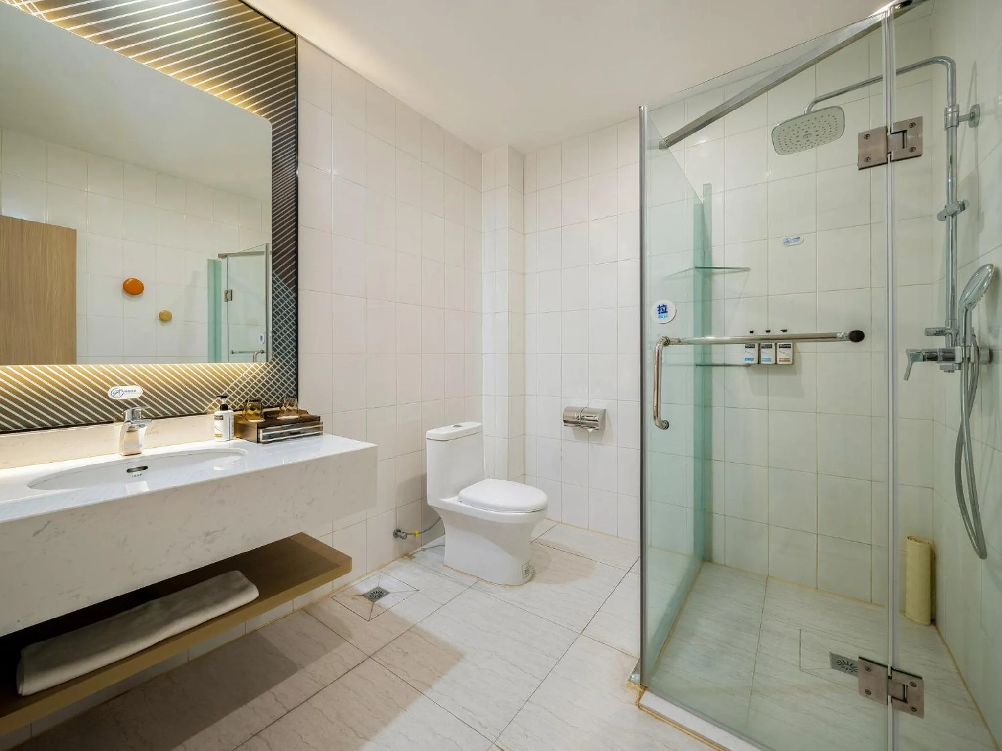 Bathroom in Holiday Inn Express Chengdu Tianfu Square by IHG