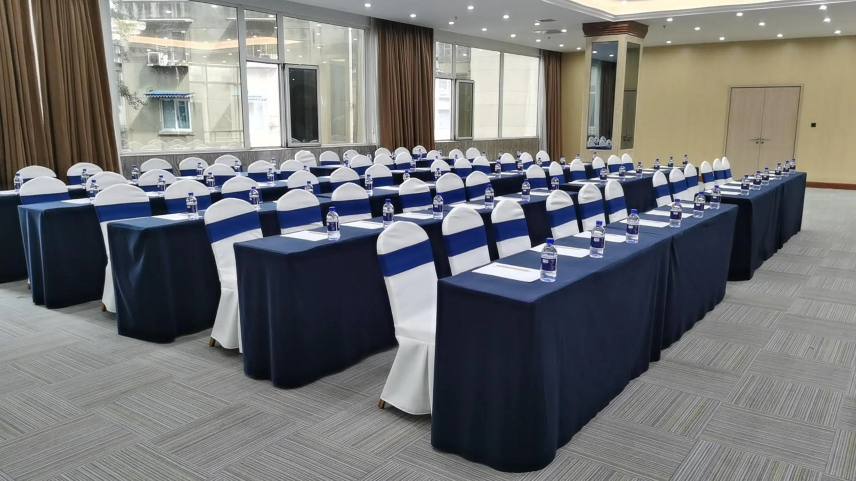 Meeting/conference room in Holiday Inn Express Chengdu Tianfu Square by IHG - Chunxi Road and Kuanzhai Alley