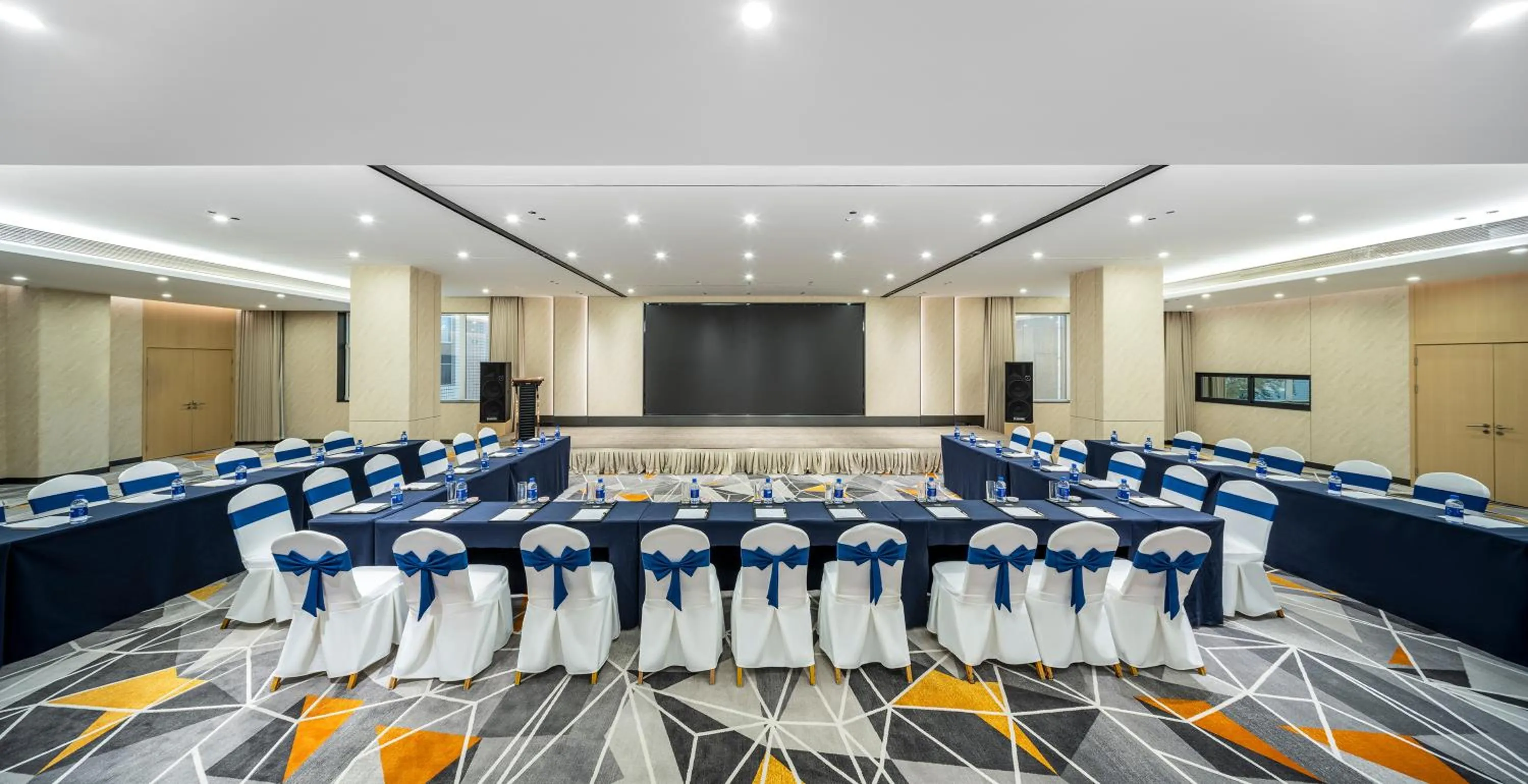 Meeting/conference room in Holiday Inn Express Chengdu Tianfu Square by IHG - Chunxi Road and Kuanzhai Alley