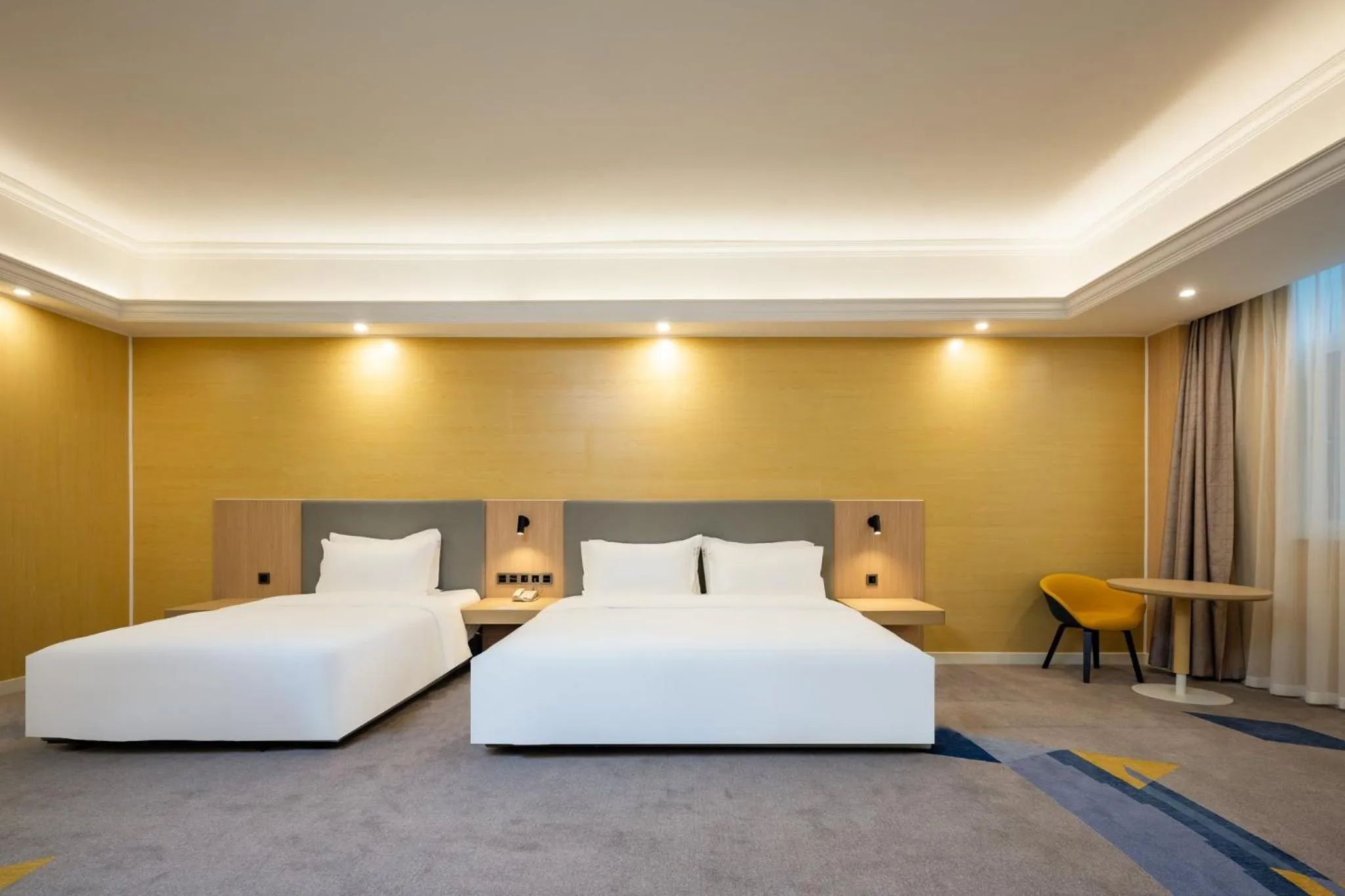 Photo of the whole room, Bed in Holiday Inn Express Chengdu Tianfu Square by IHG - Chunxi Road and Kuanzhai Alley