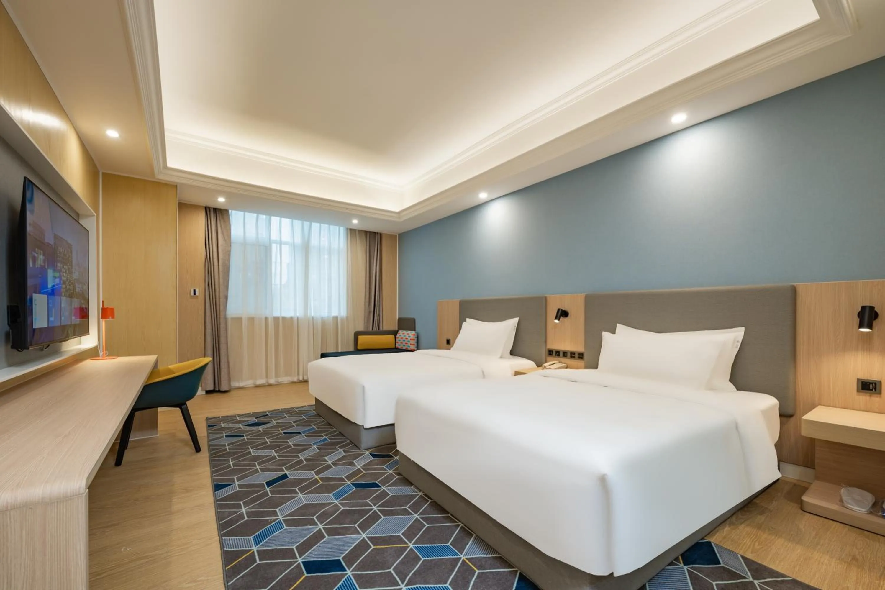 Bed in Holiday Inn Express Chengdu Tianfu Square by IHG - Chunxi Road and Kuanzhai Alley