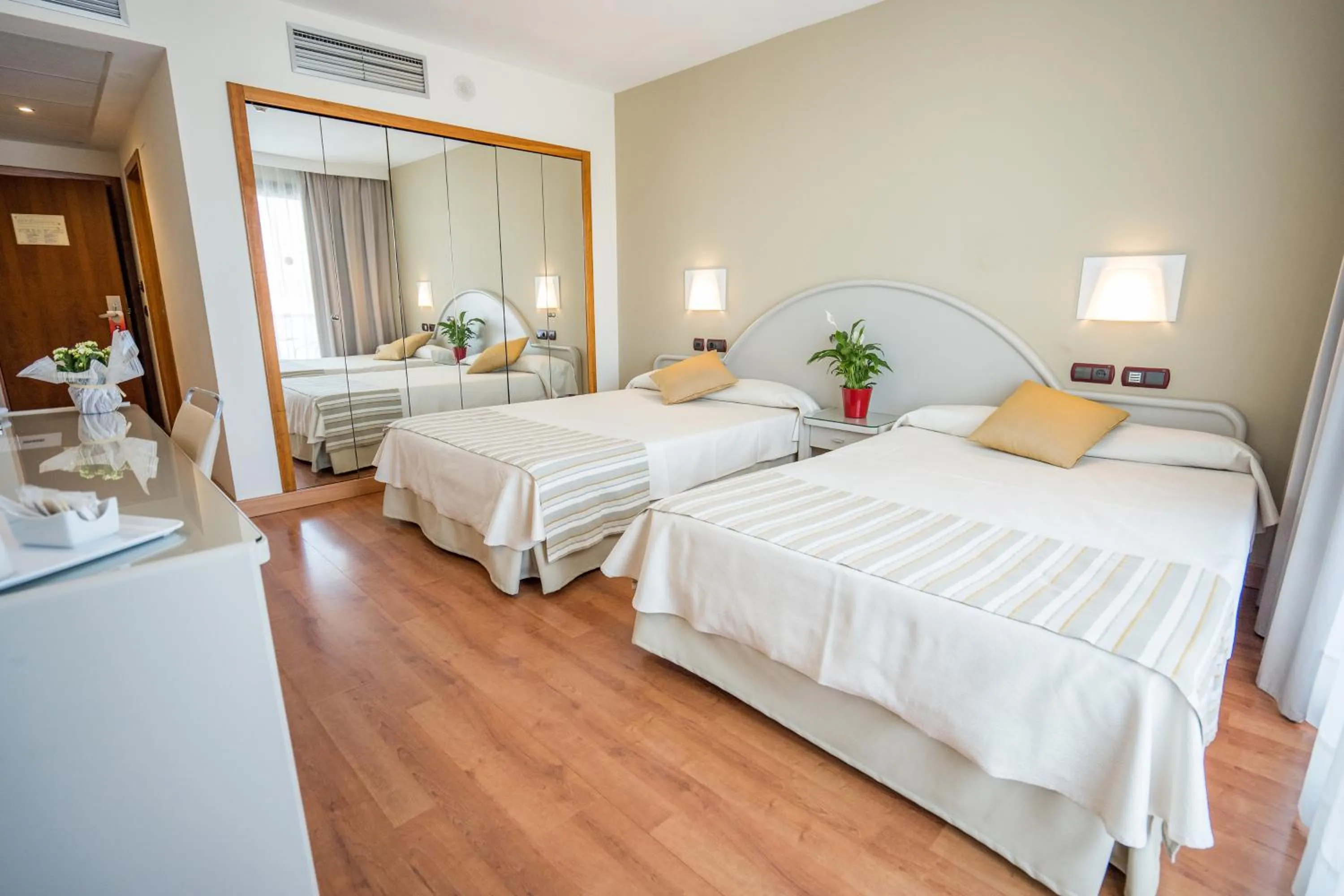 Photo of the whole room, Bed in Gran Hotel Costa del Sol