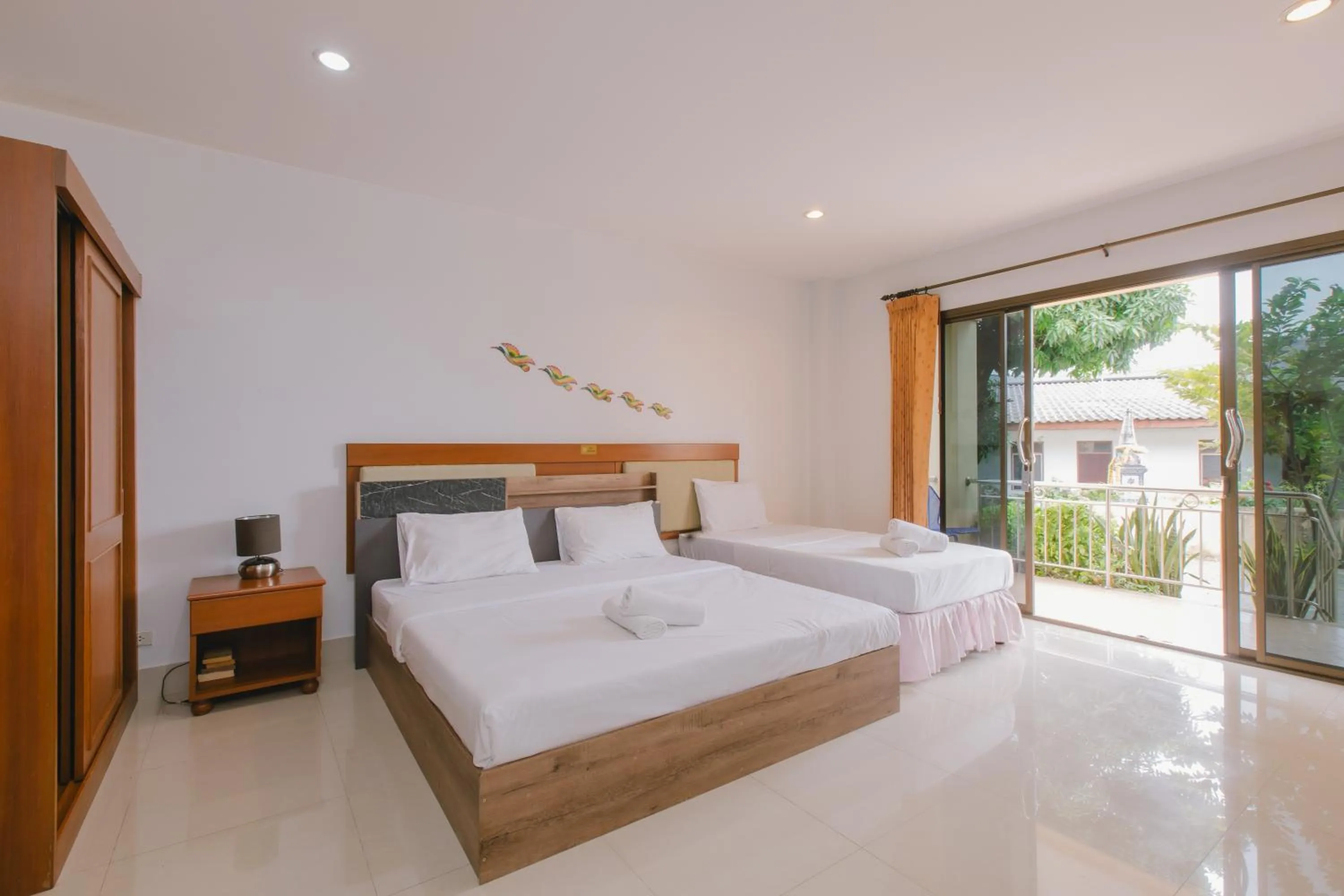 Photo of the whole room, Bed in Kataonsea bungalows