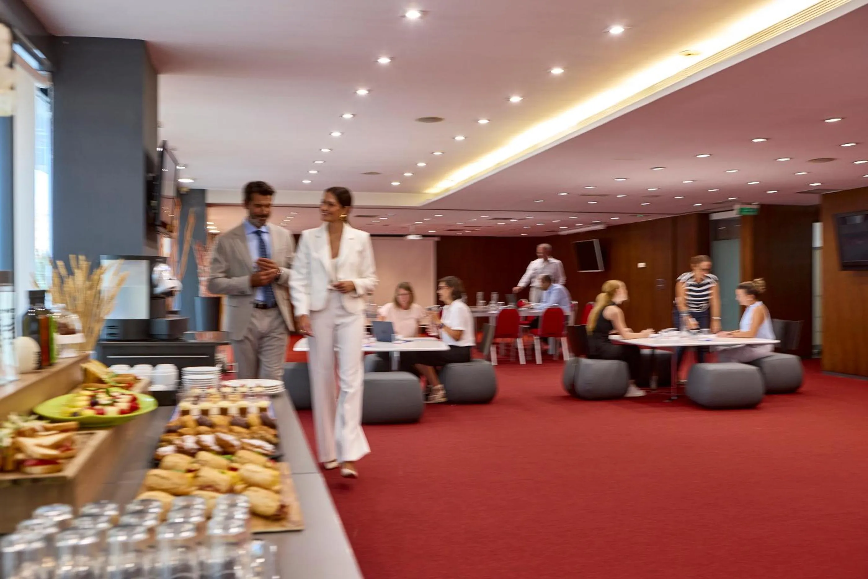 People in Civis Luz Castellón 4*S