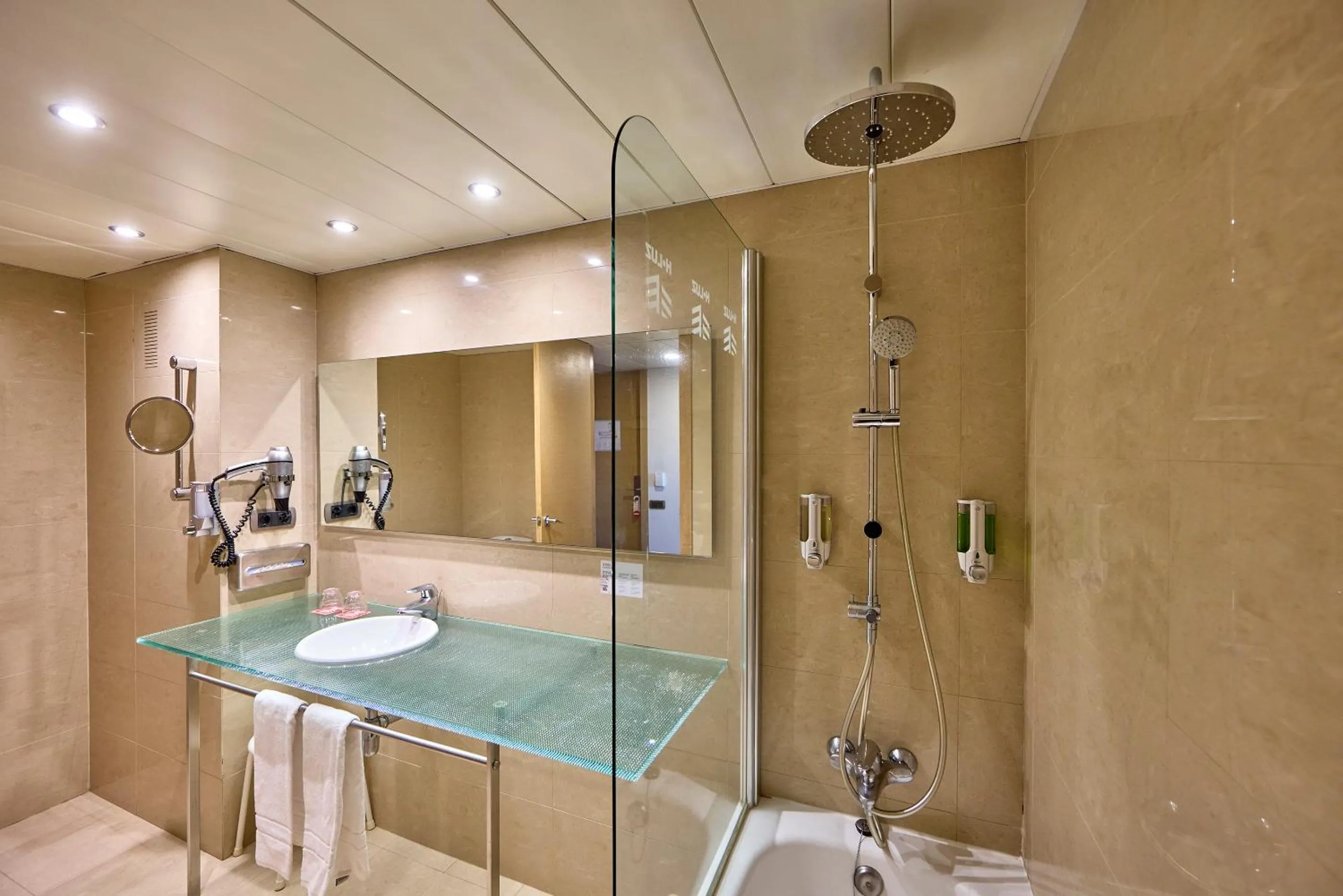 Bathroom in Civis Luz Castellón 4*S