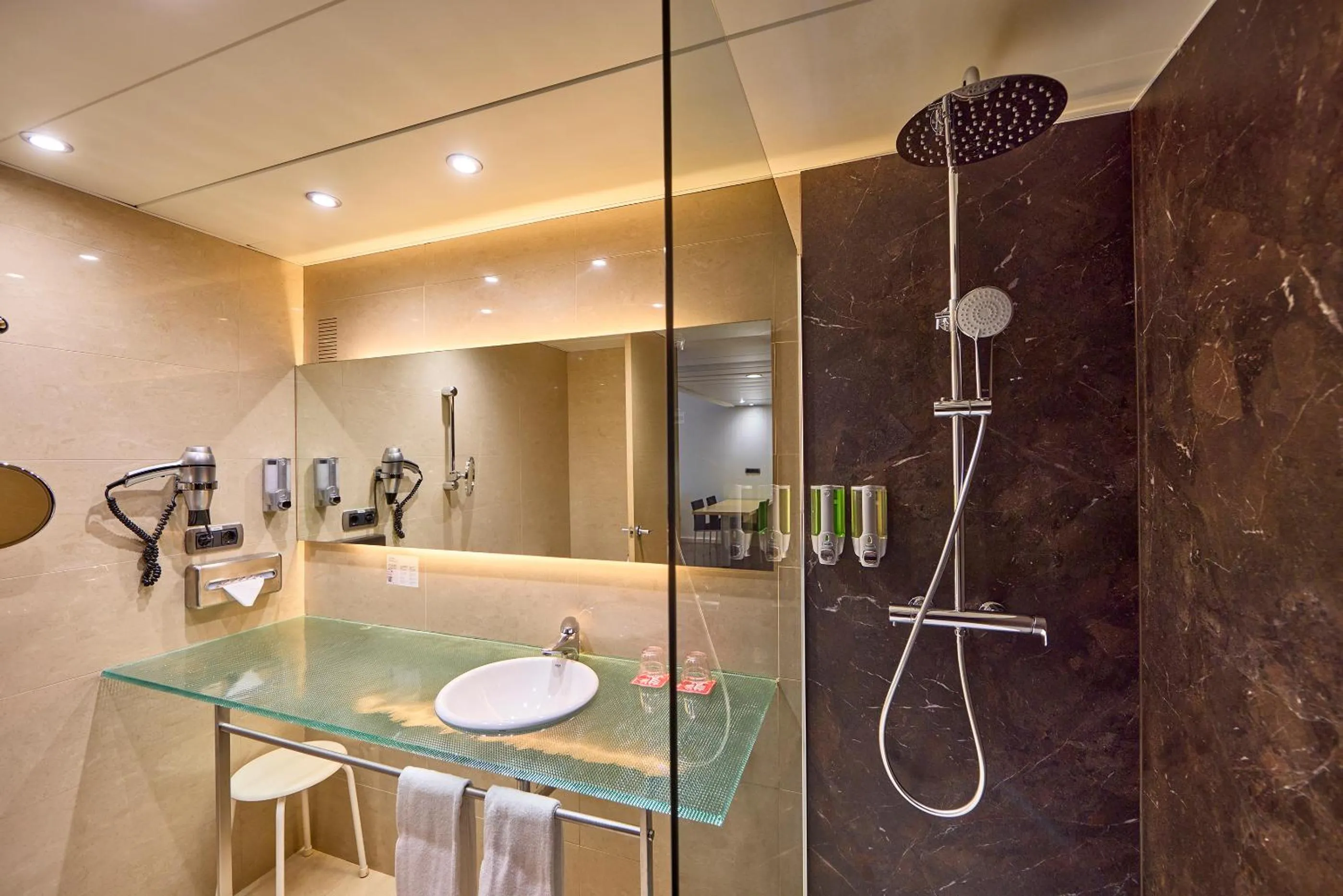 Bathroom in Civis Luz Castellón 4*S