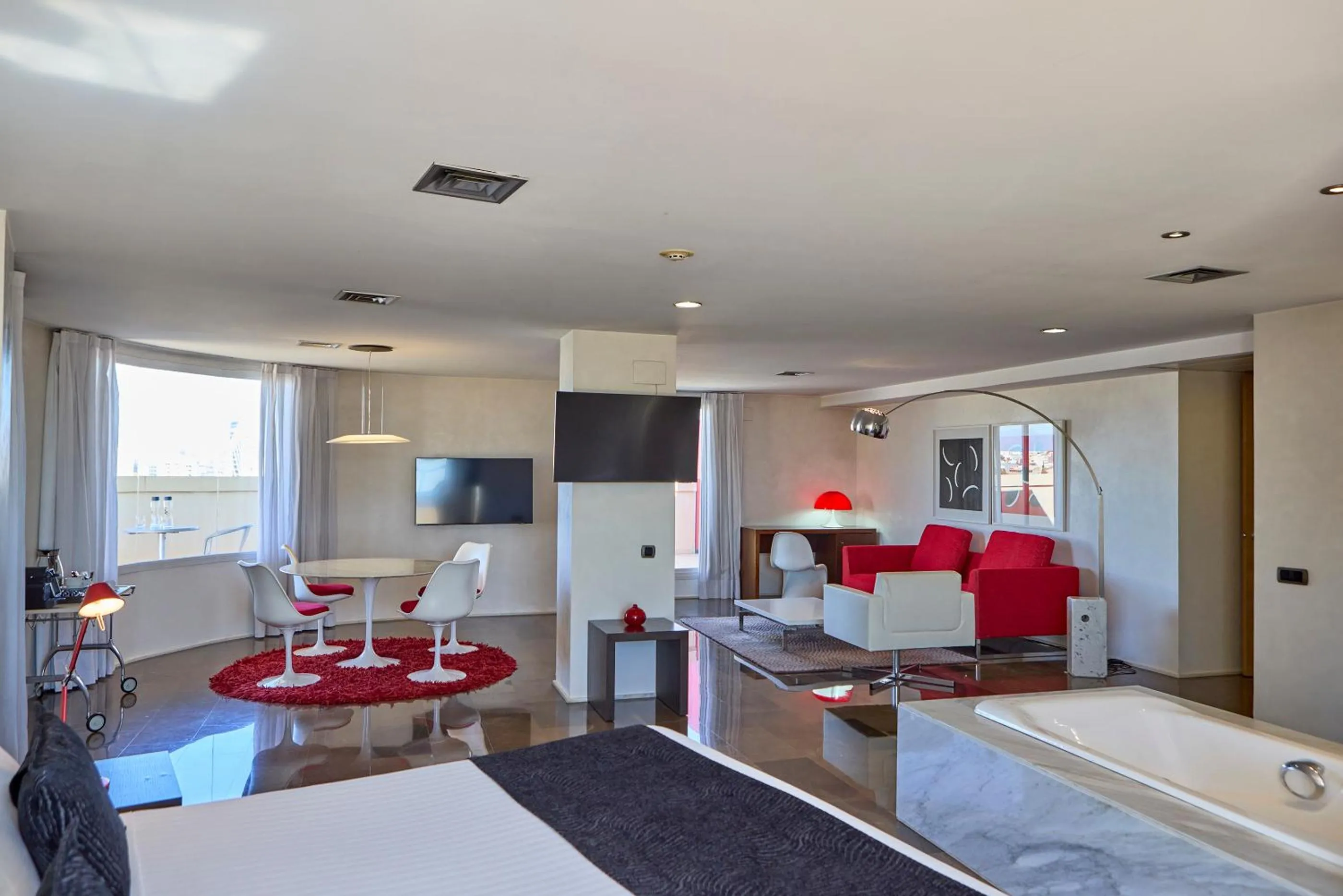 Photo of the whole room in Civis Luz Castellón 4*S