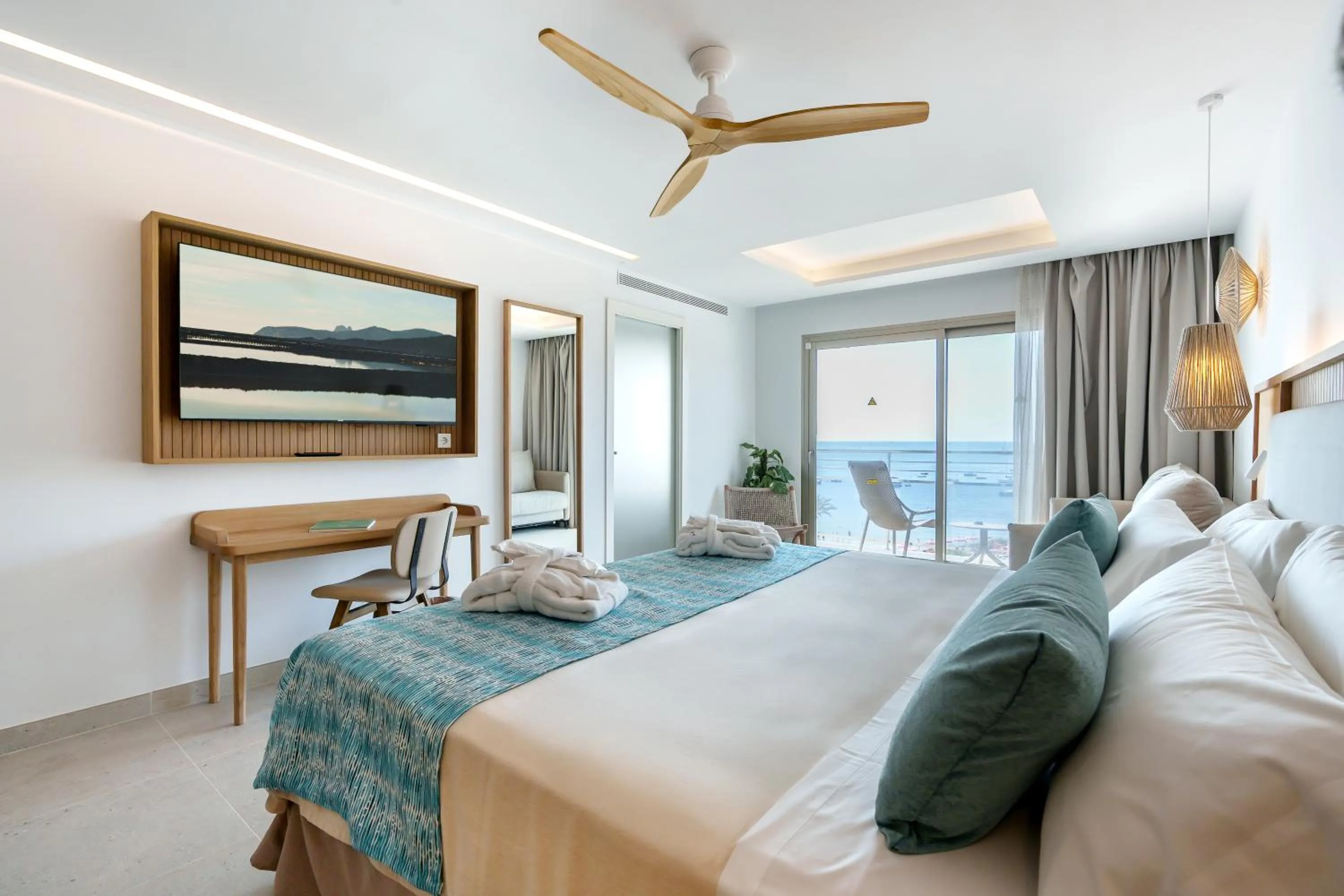 Bed in Bellamar Hotel Beach & Spa