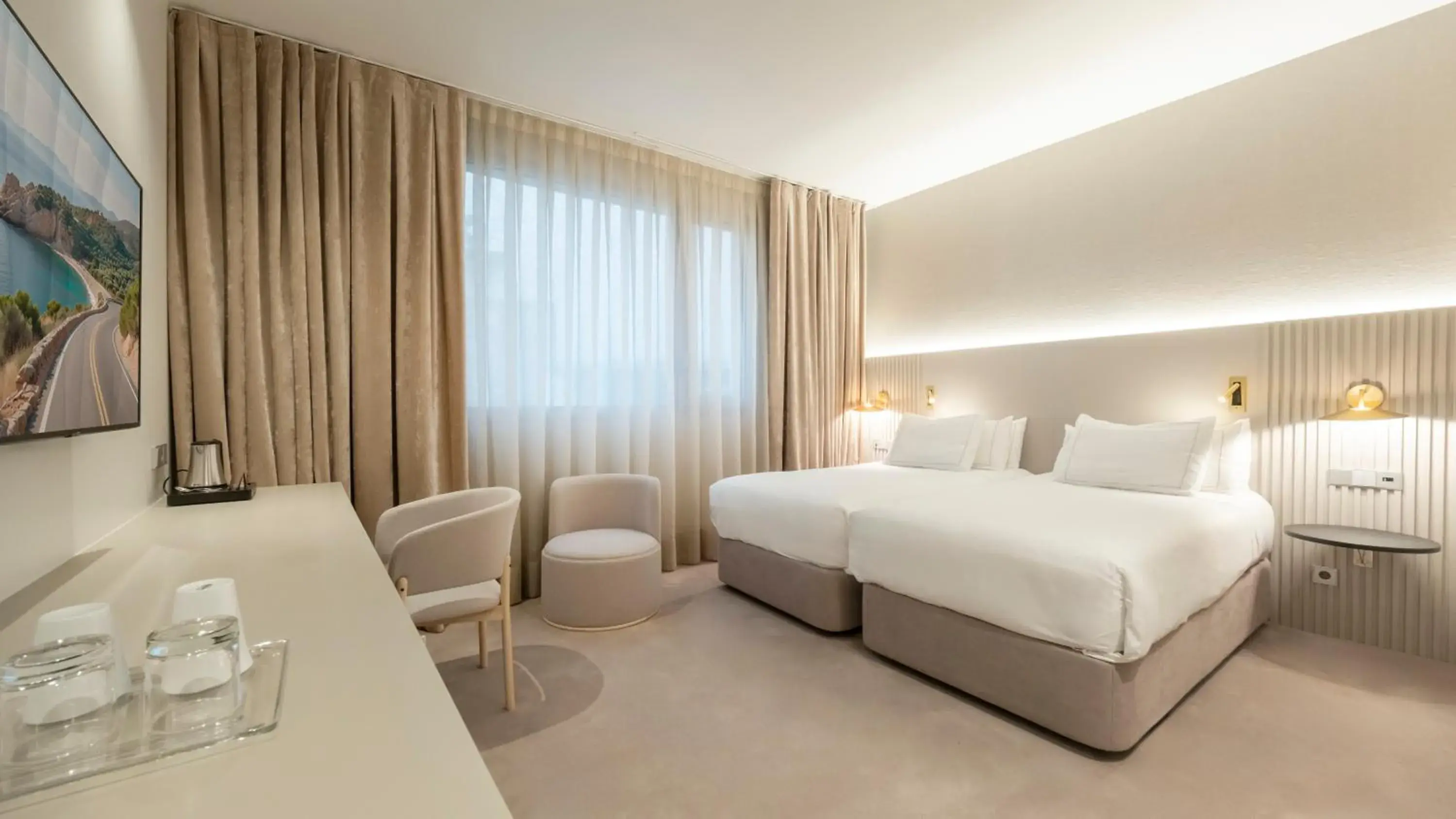 Superior Twin Room in Carlemany Girona Superior Twin Room in Carlemany Girona