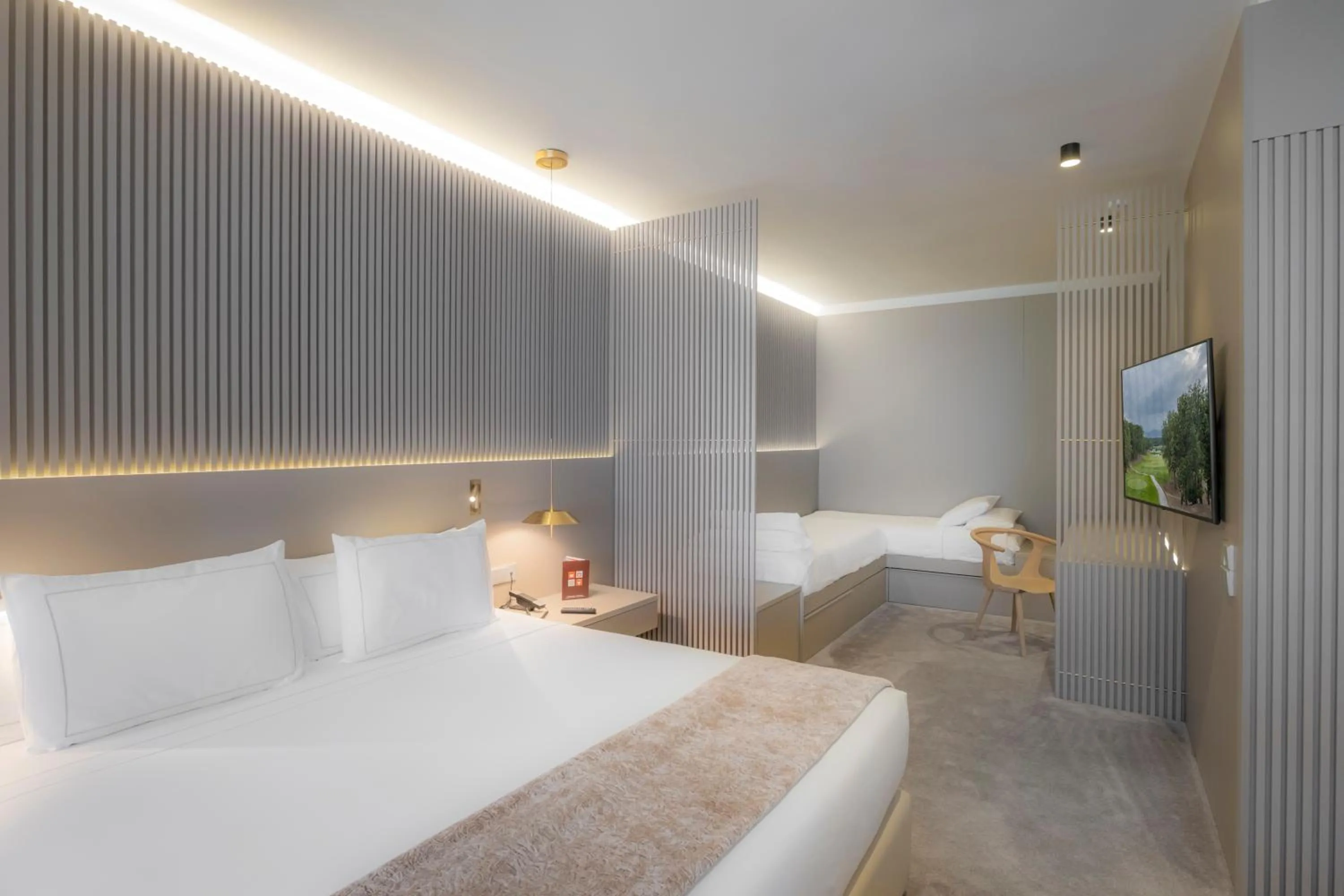 Photo of the whole room, Bed in Carlemany Girona