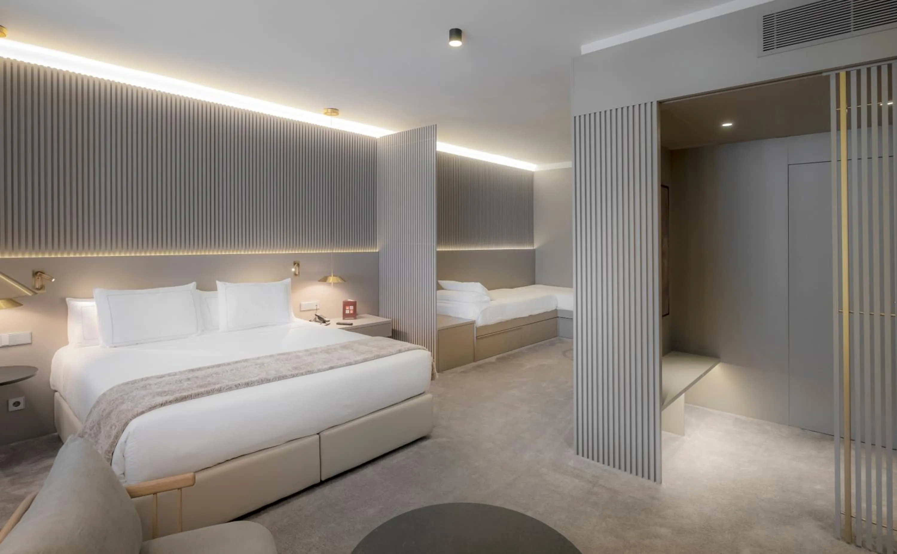 Photo of the whole room, Bed in Carlemany Girona