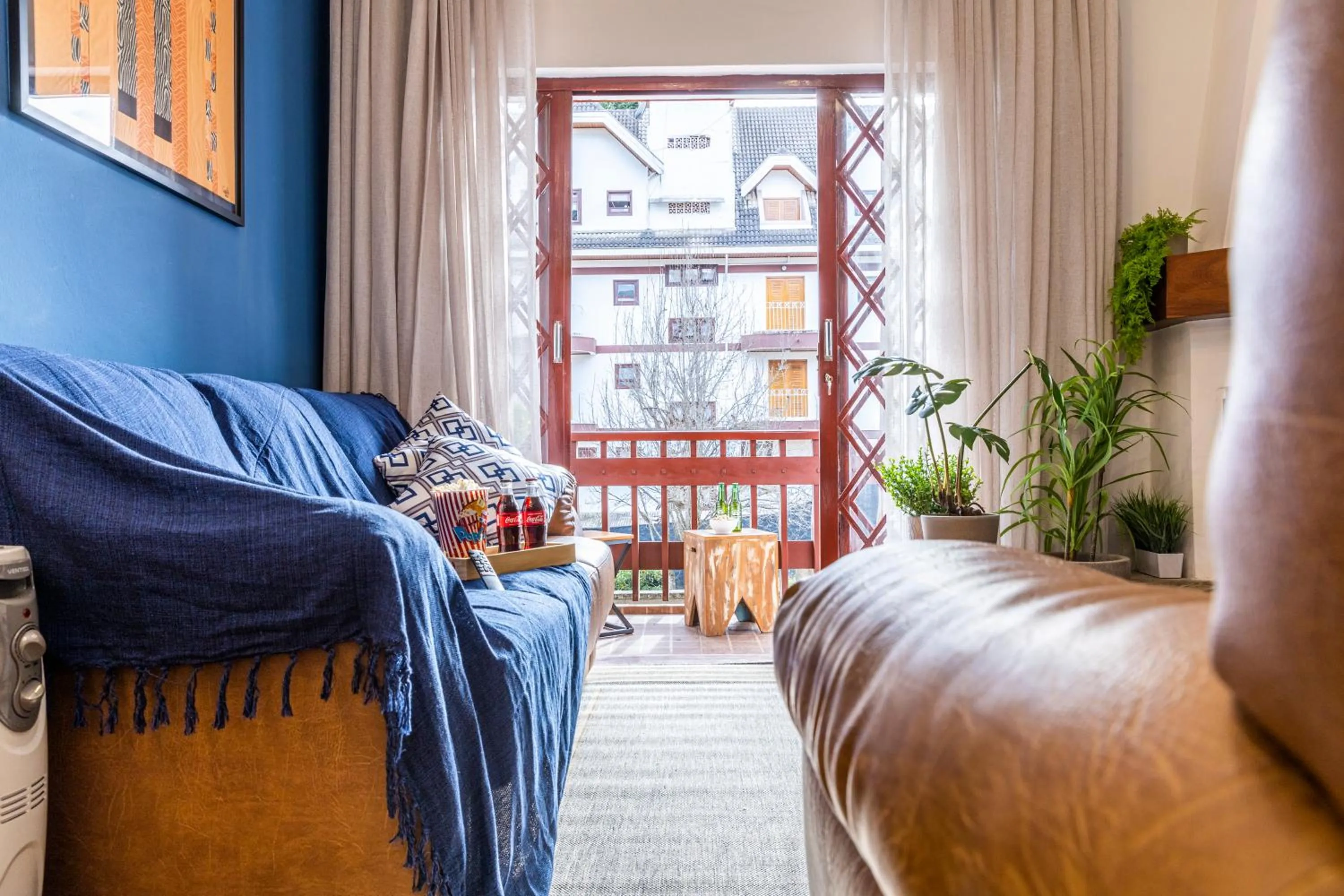 Living room in 3 Quartos no Capivari com Lareira