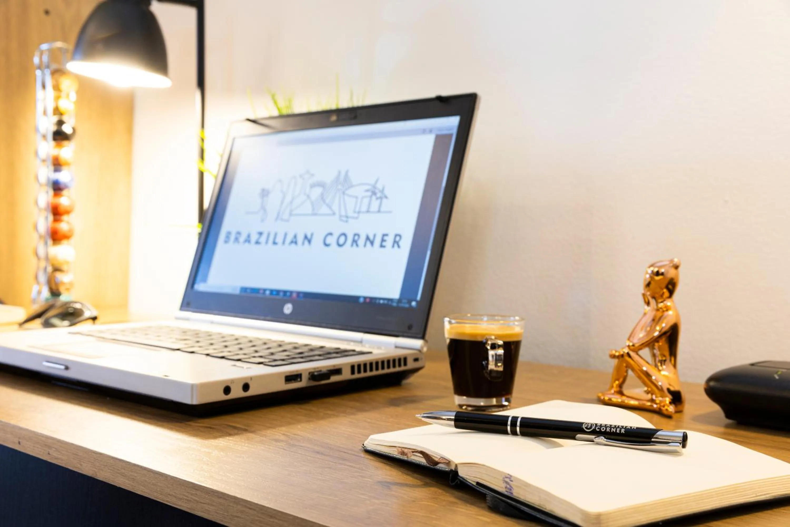 TV and multimedia in 3 Quartos no Capivari com Lareira