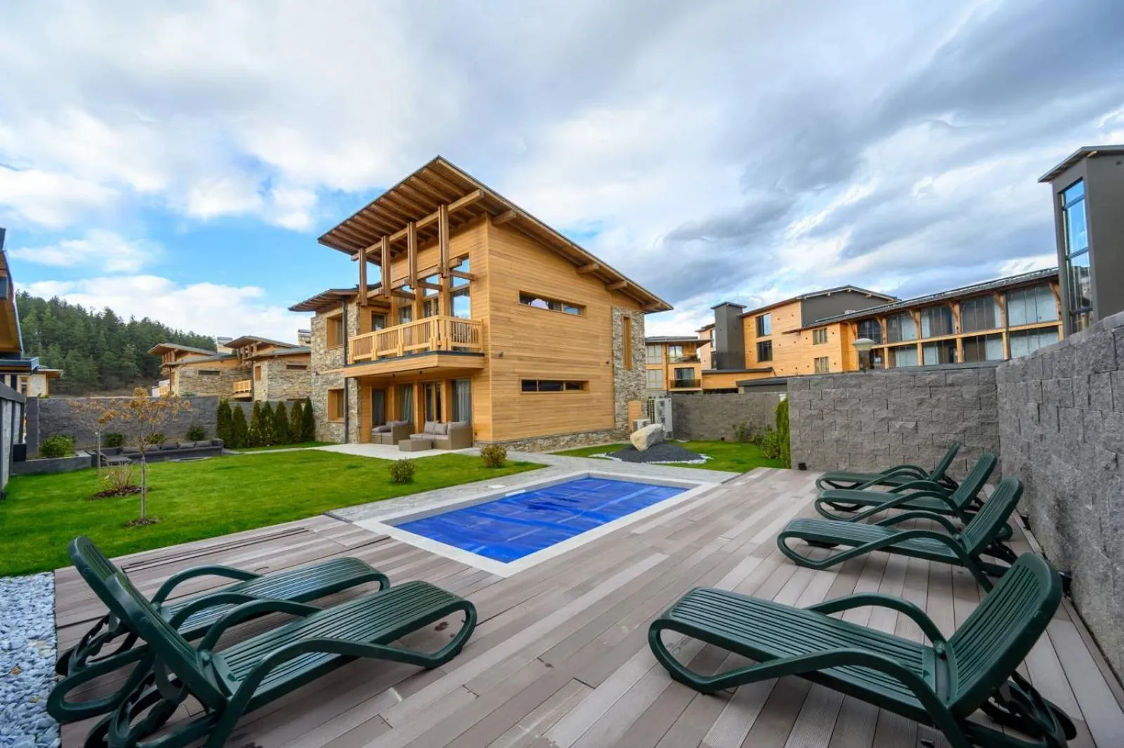 Pool view in Grand Hotel Therme