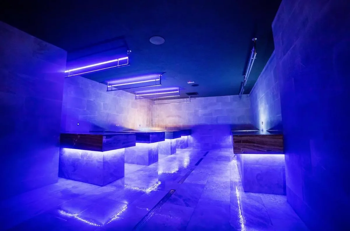 Swimming pool in Grand Hotel Therme