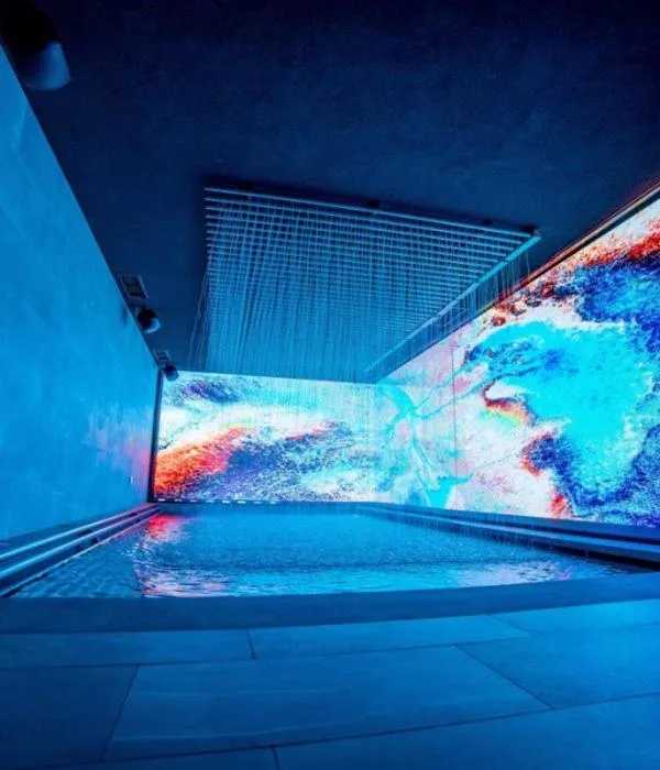 Swimming pool in Grand Hotel Therme