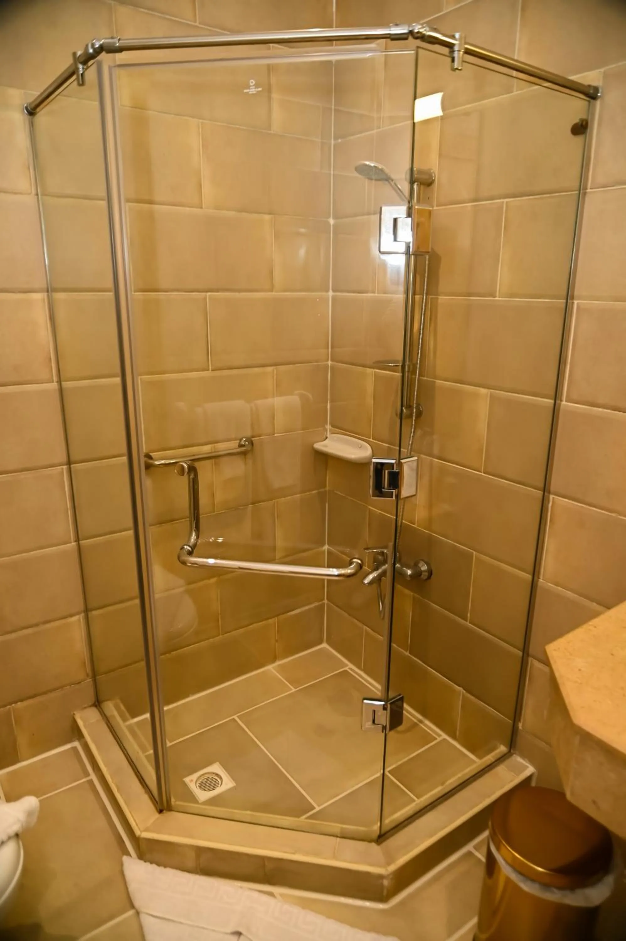 Shower in Eagles Downtown Zahabia Resort & Aqua Park