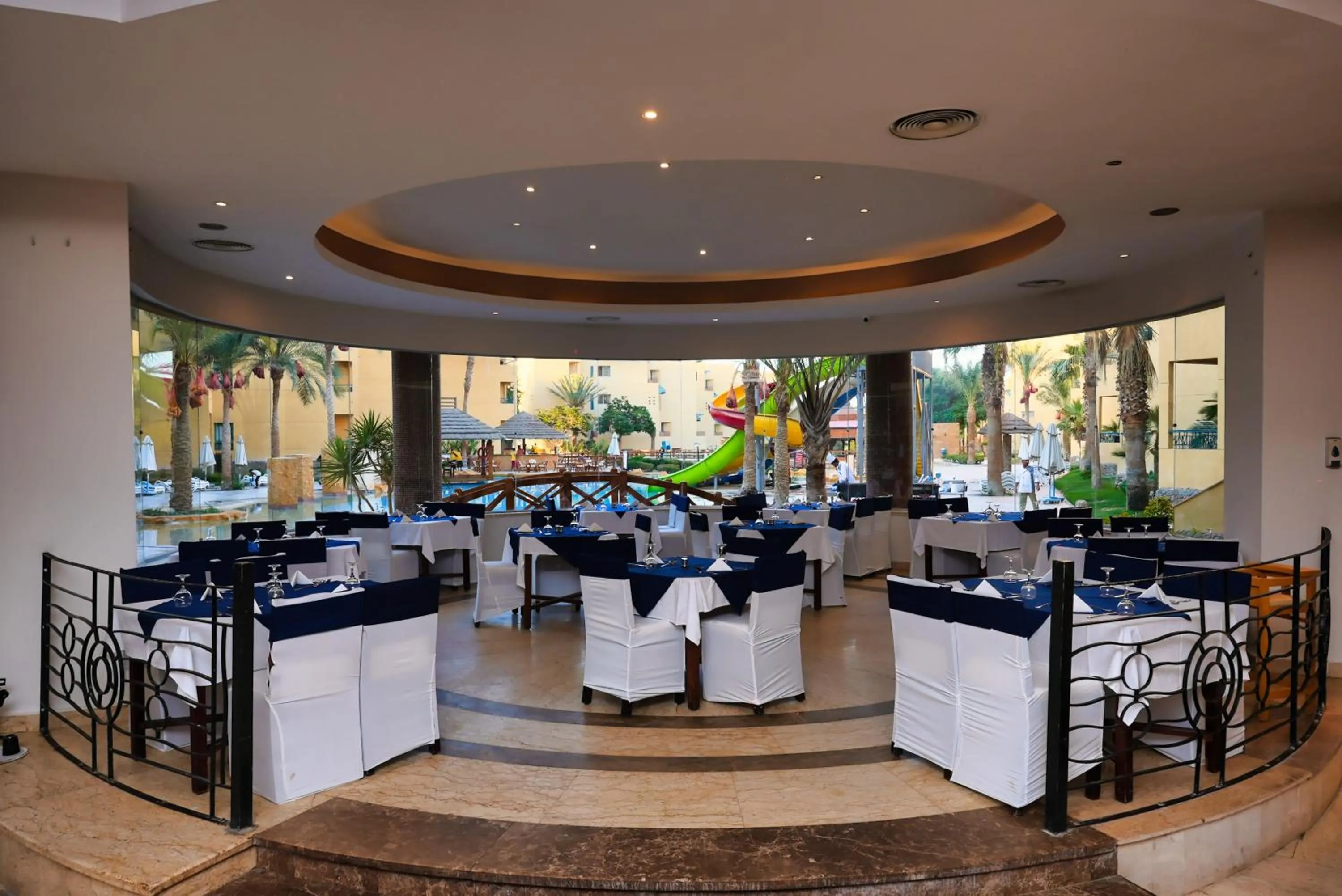 Restaurant/places to eat in Eagles Downtown Zahabia Resort & Aqua Park