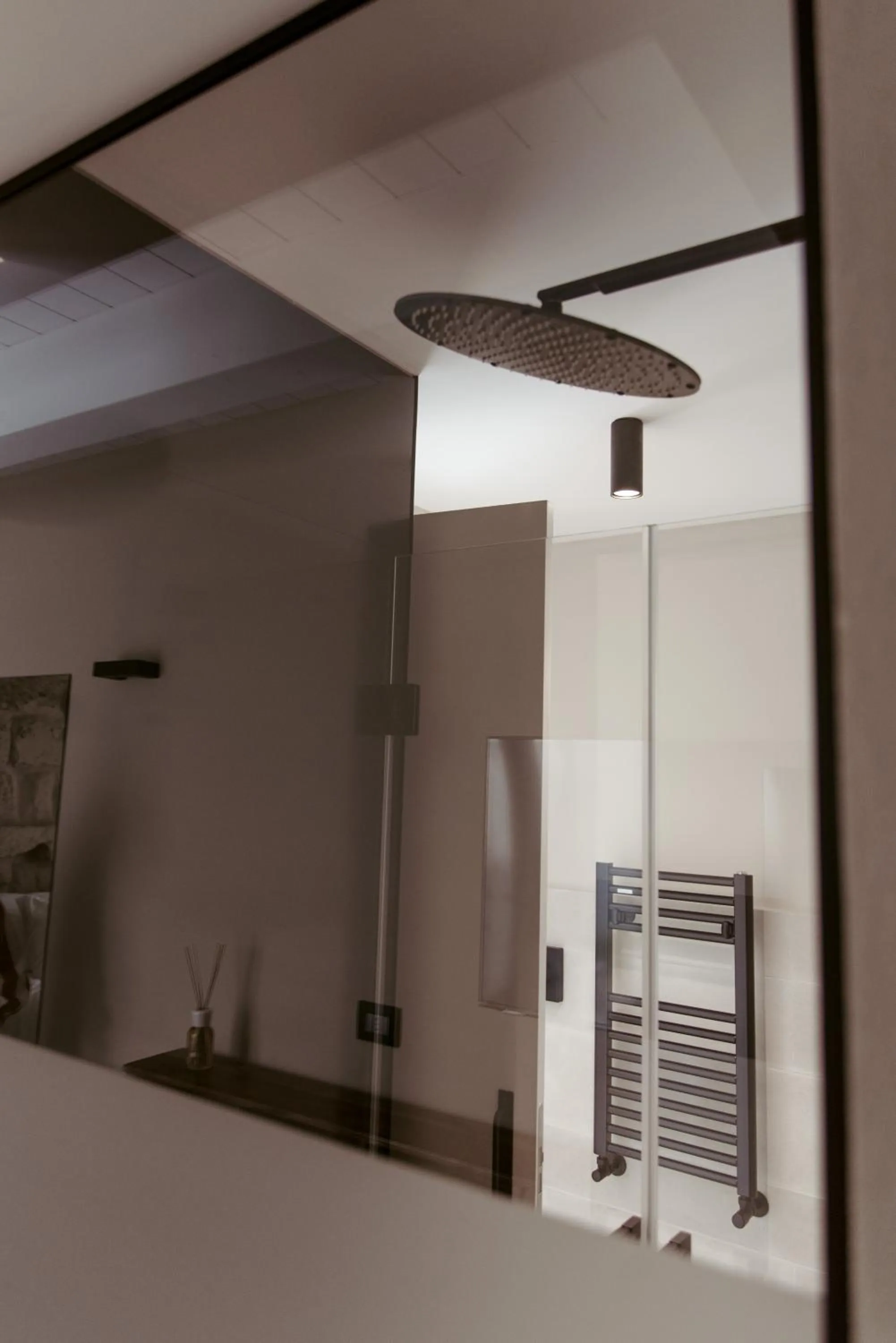 Shower in Le Carasse Boutique Hotel