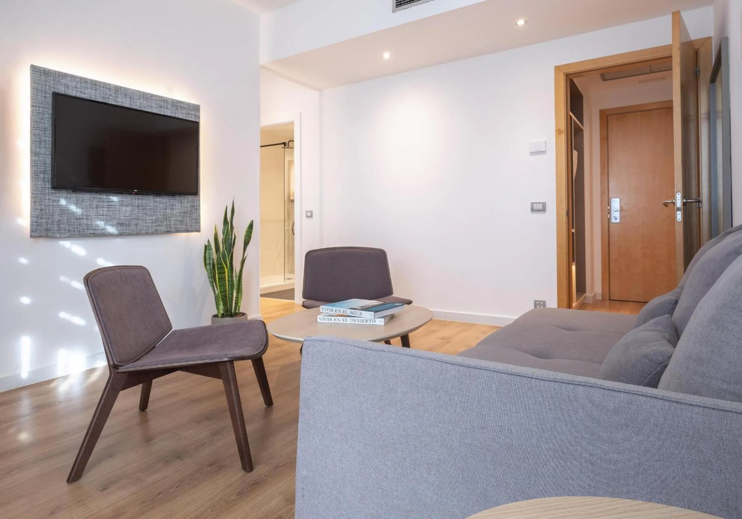 TV and multimedia in INNSiDE by Meliá Barcelona Aeropuerto