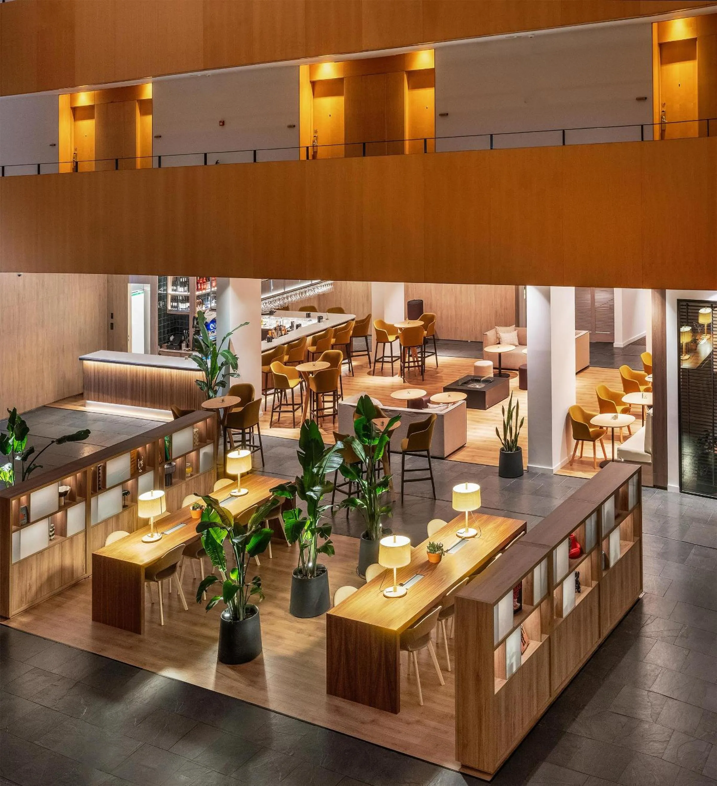 Lobby or reception in INNSiDE by Meliá Barcelona Aeropuerto