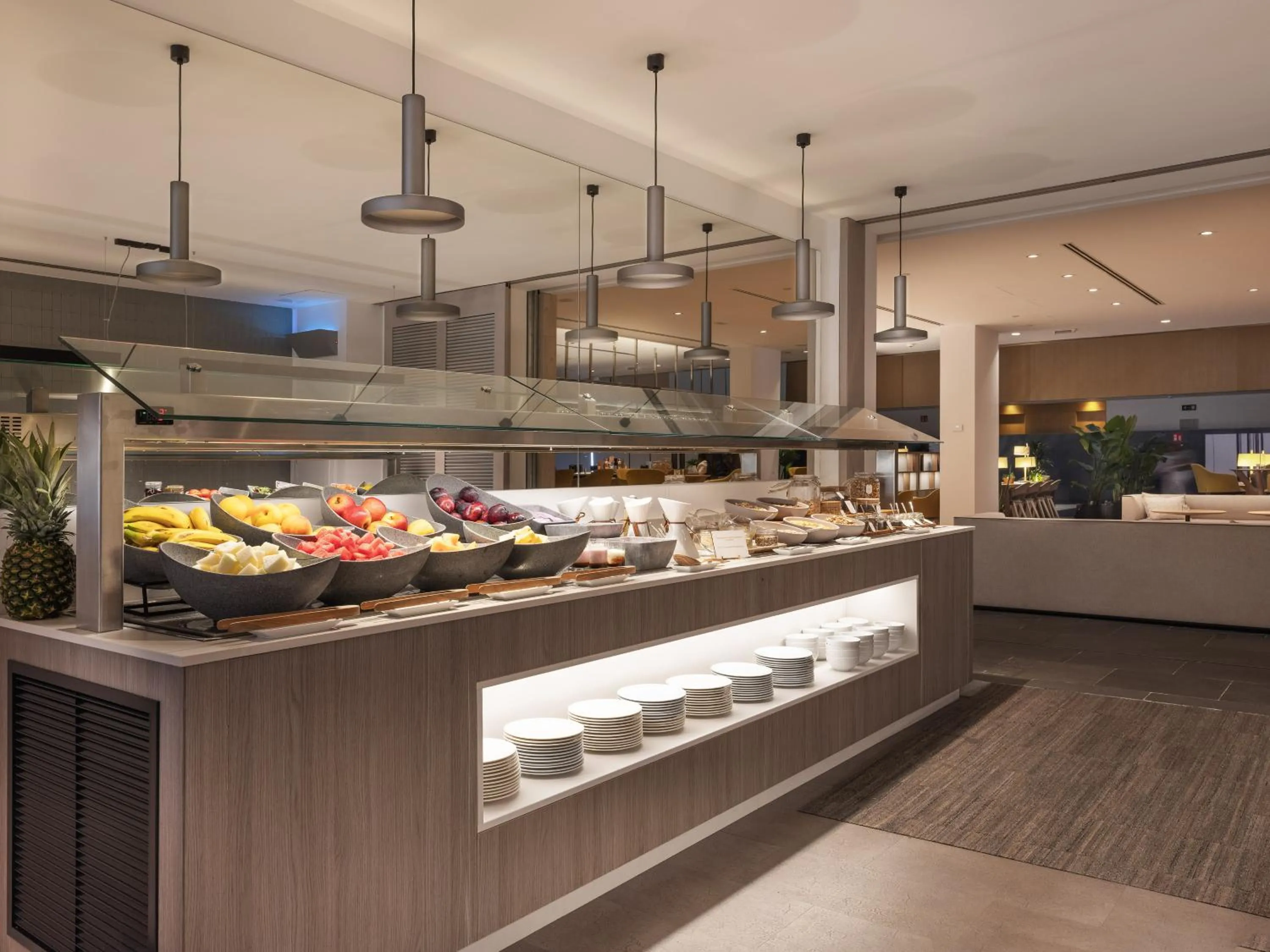 Kitchen or kitchenette in INNSiDE by Meliá Barcelona Aeropuerto