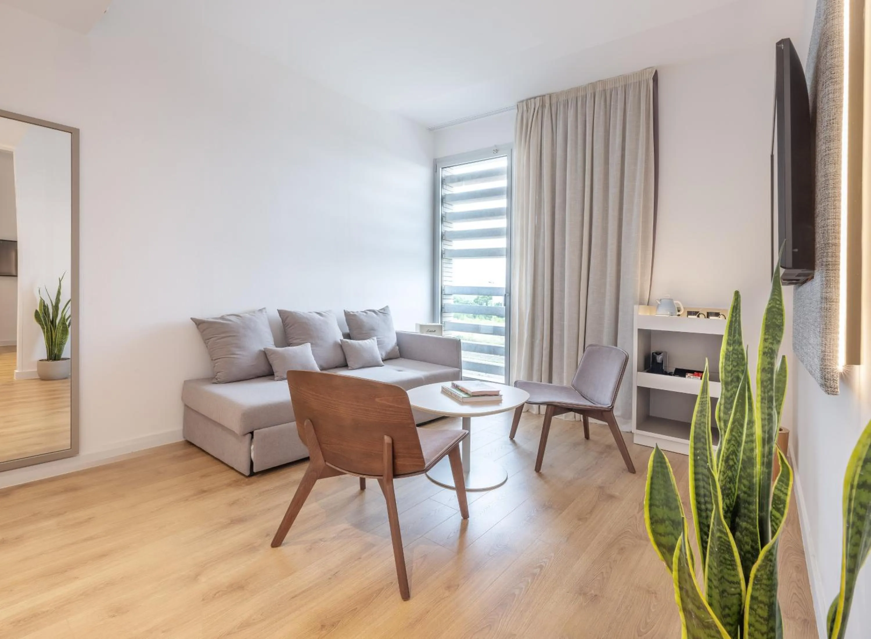 TV and multimedia in INNSiDE by Meliá Barcelona Aeropuerto