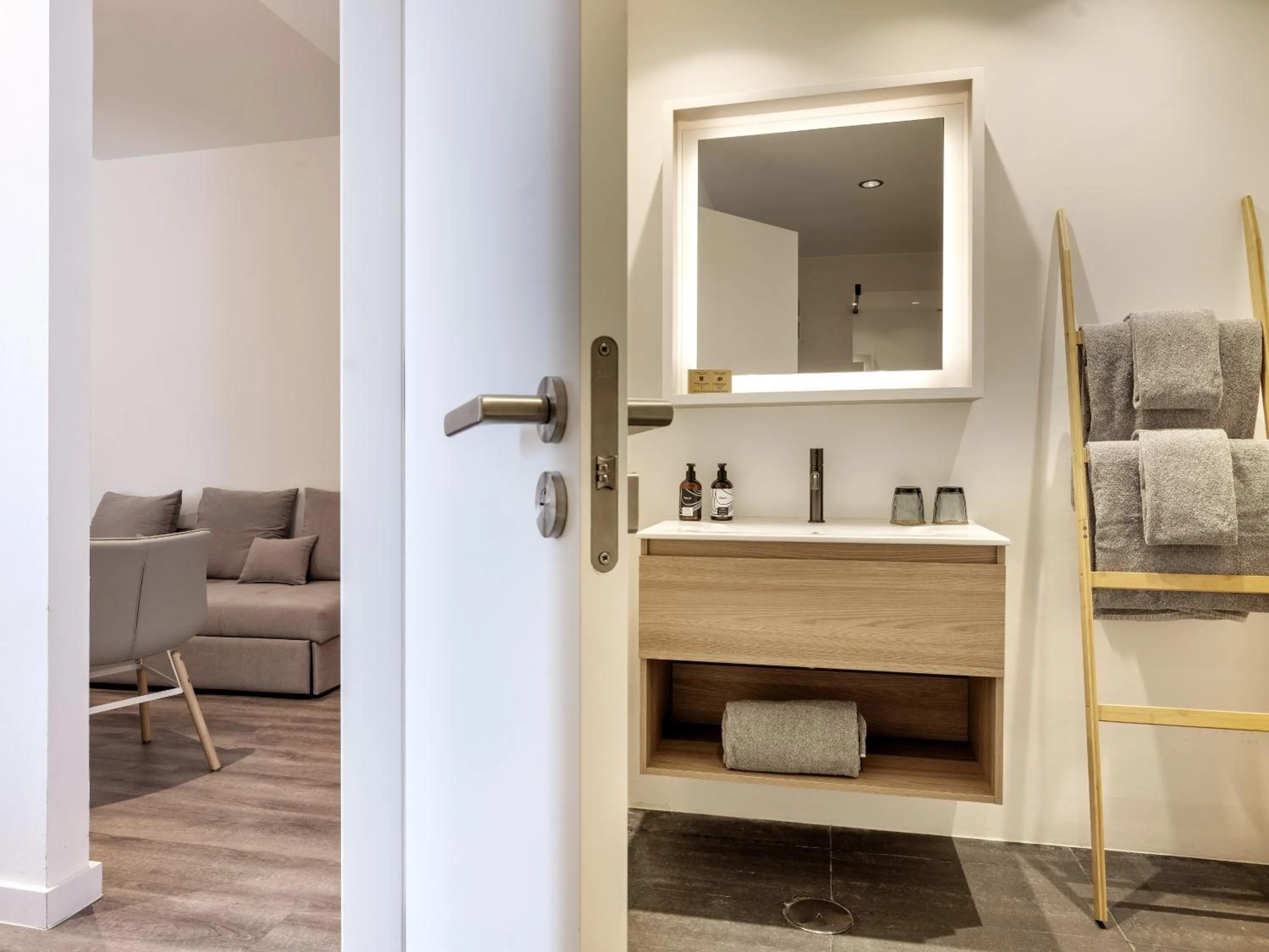 Bathroom in INNSiDE by Meliá Barcelona Aeropuerto