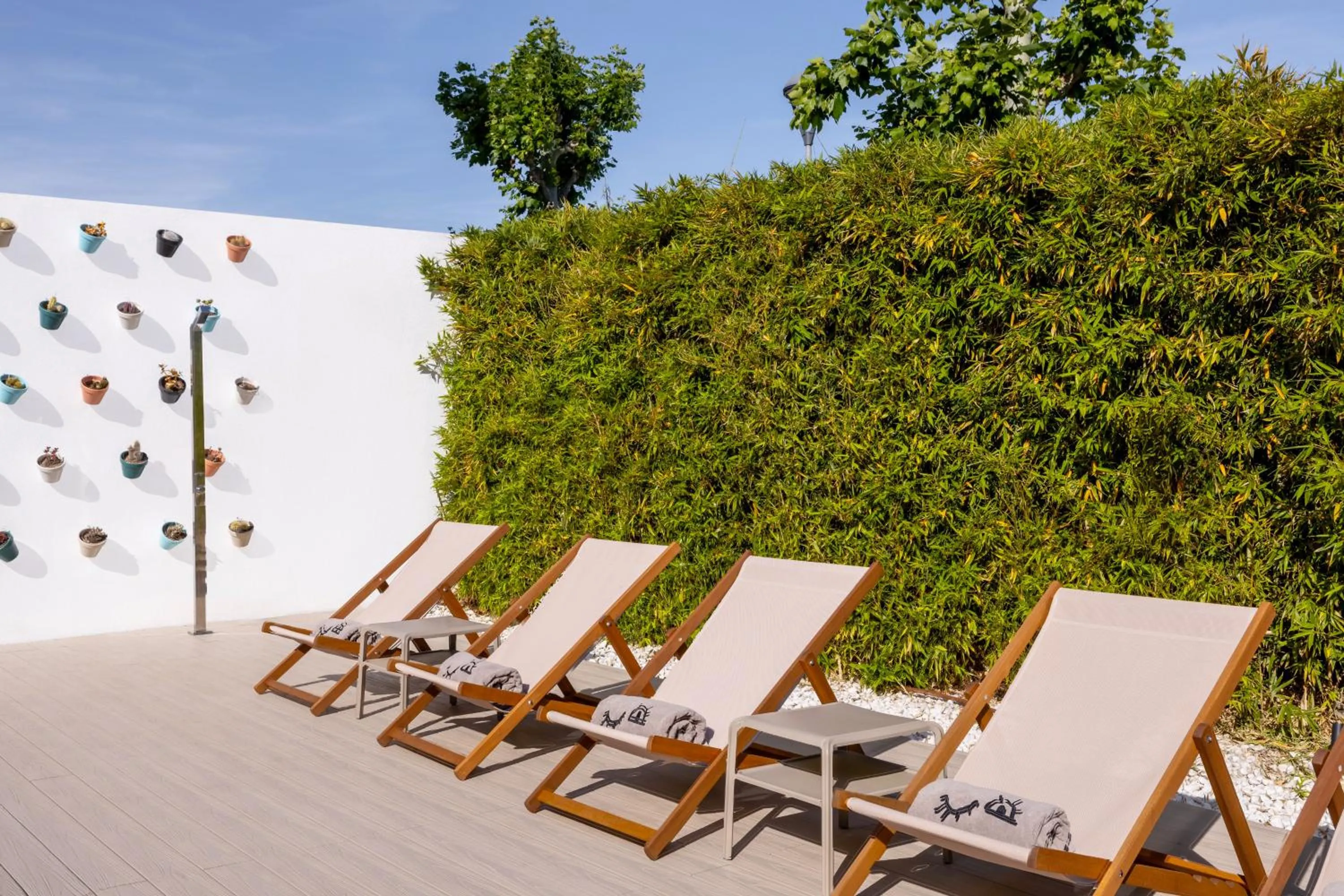 sunbed in INNSiDE by Meliá Barcelona Aeropuerto