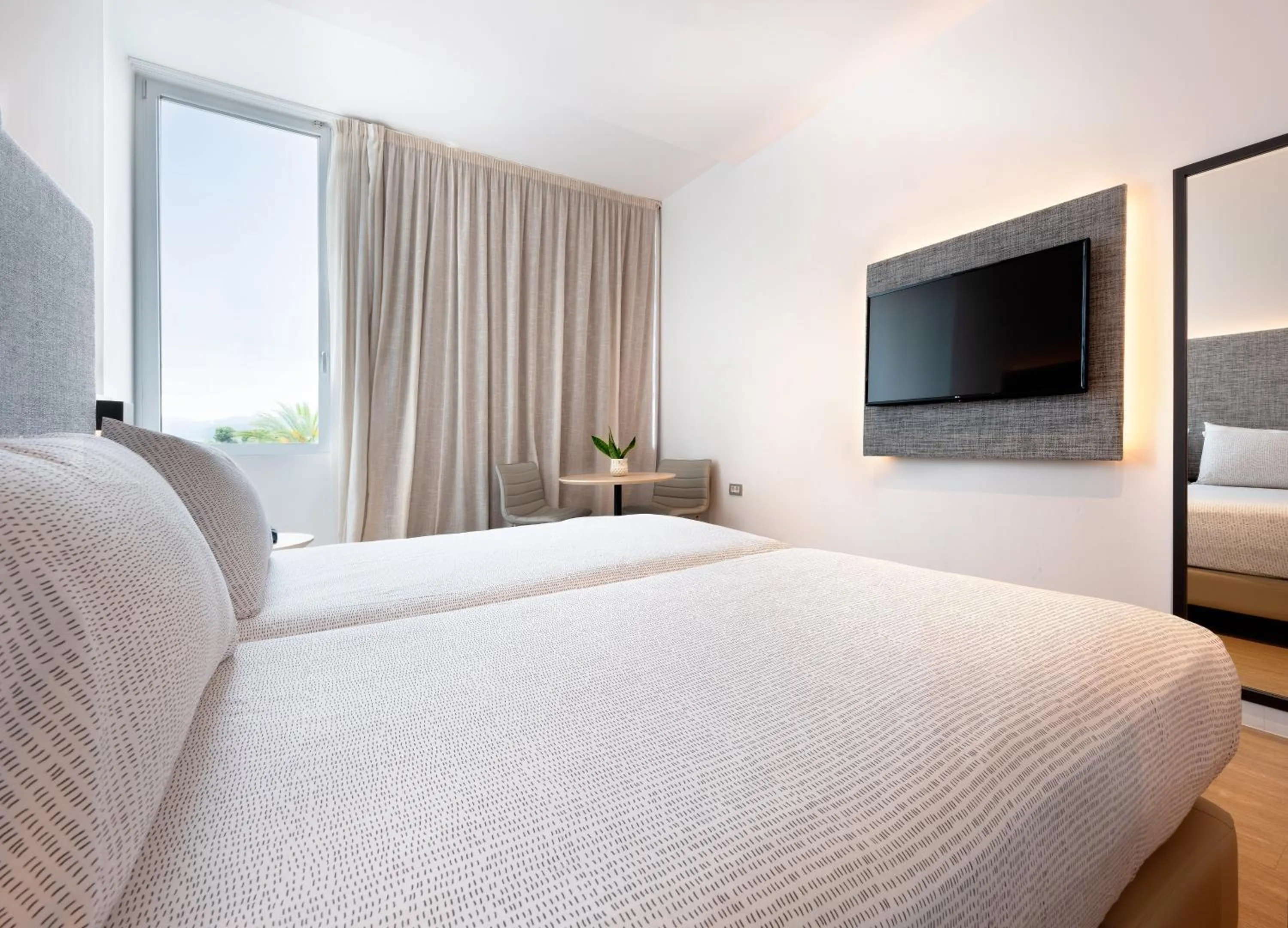 Bedroom, Bed in INNSiDE by Meliá Barcelona Aeropuerto