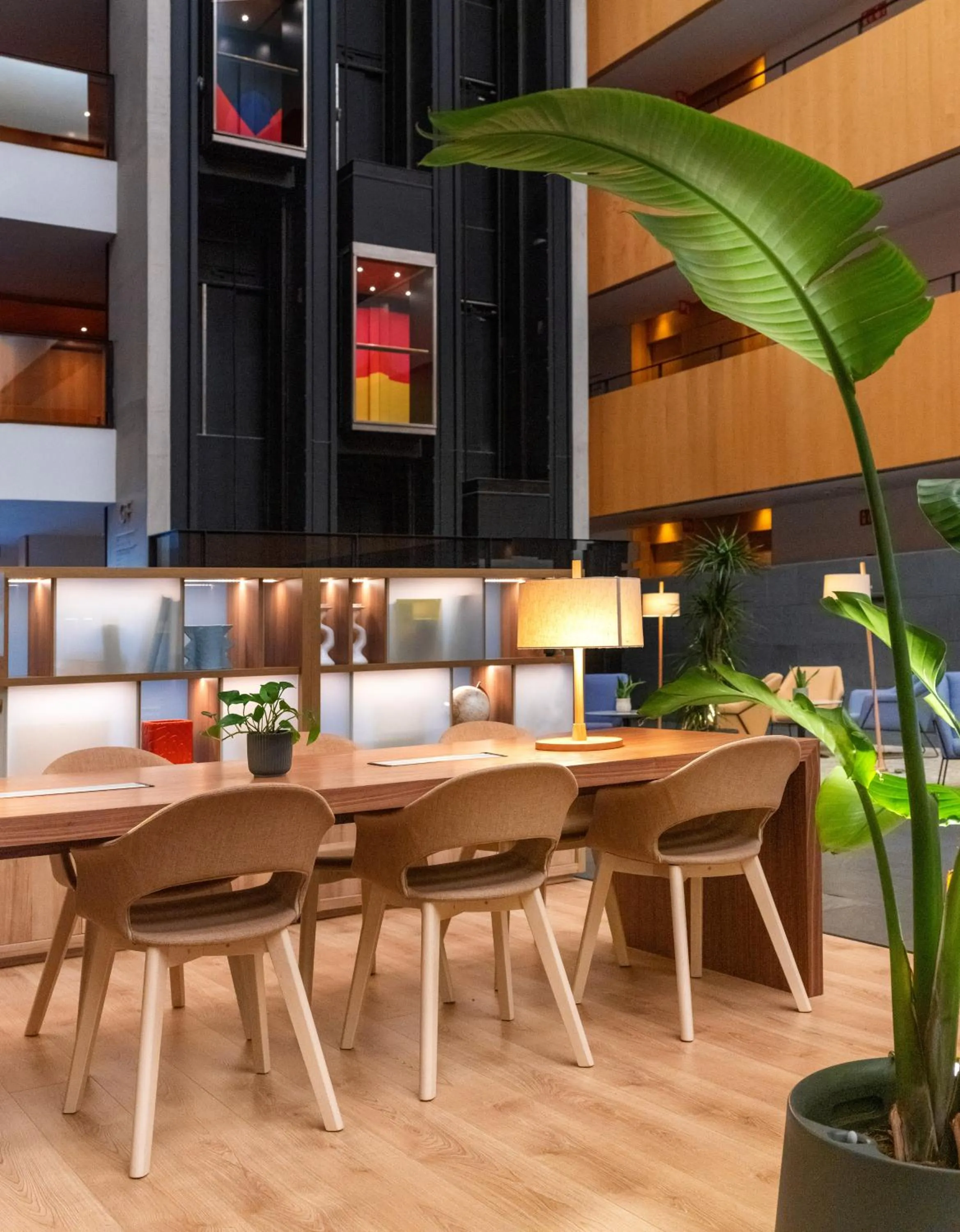 Lobby or reception in INNSiDE by Meliá Barcelona Aeropuerto