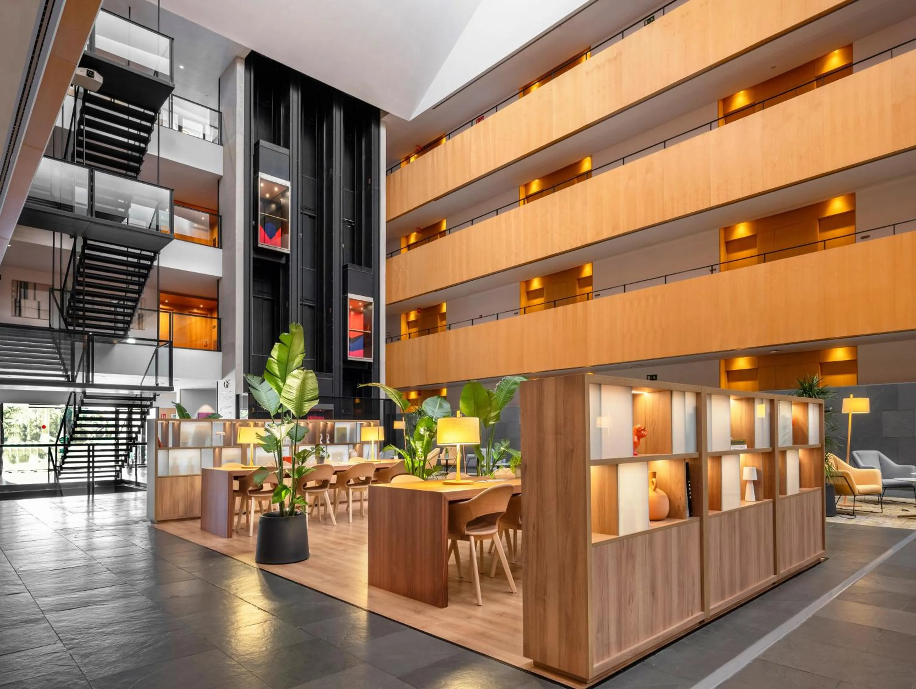 Lobby or reception in INNSiDE by Meliá Barcelona Aeropuerto