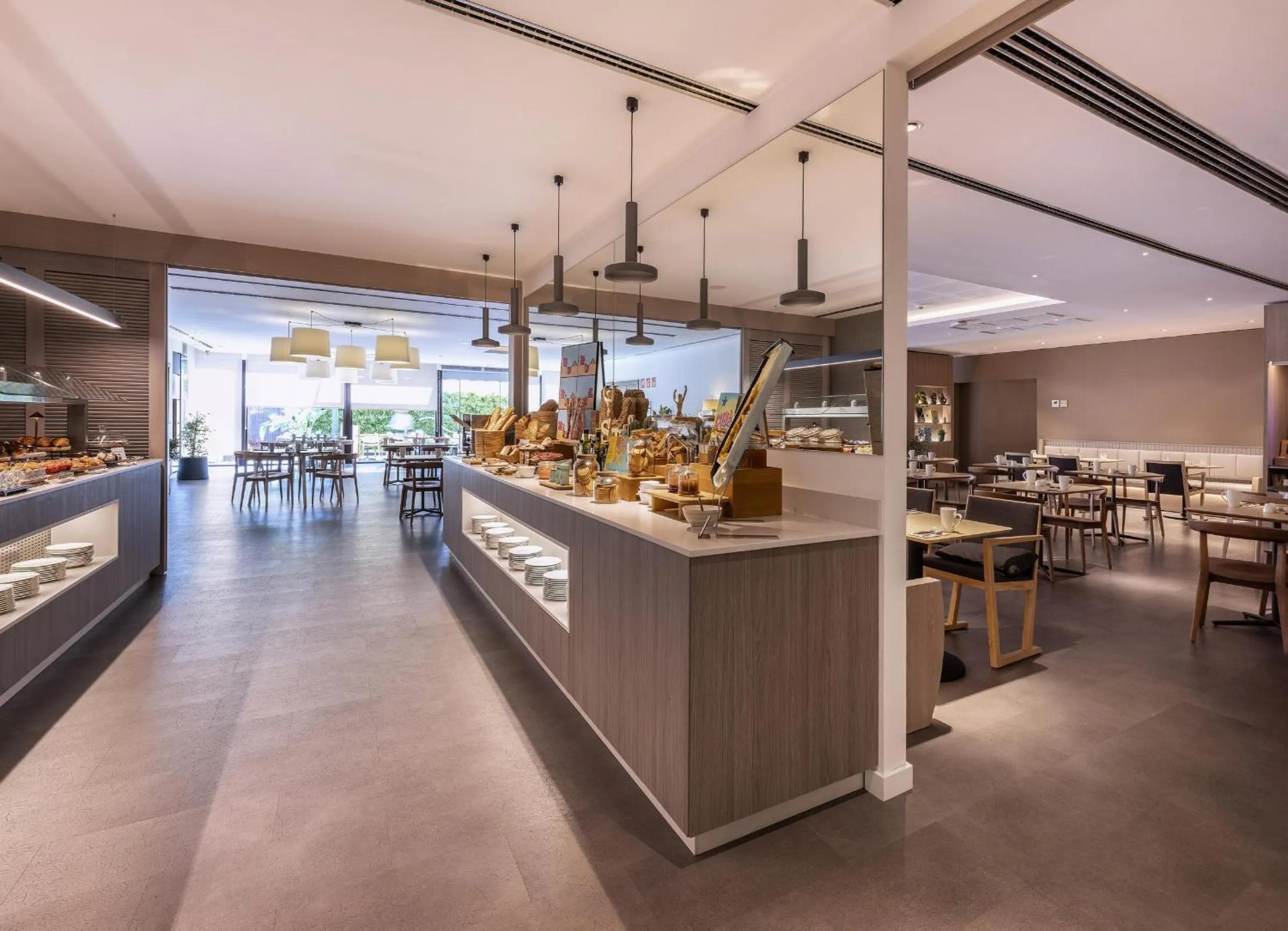 Restaurant/places to eat in INNSiDE by Meliá Barcelona Aeropuerto