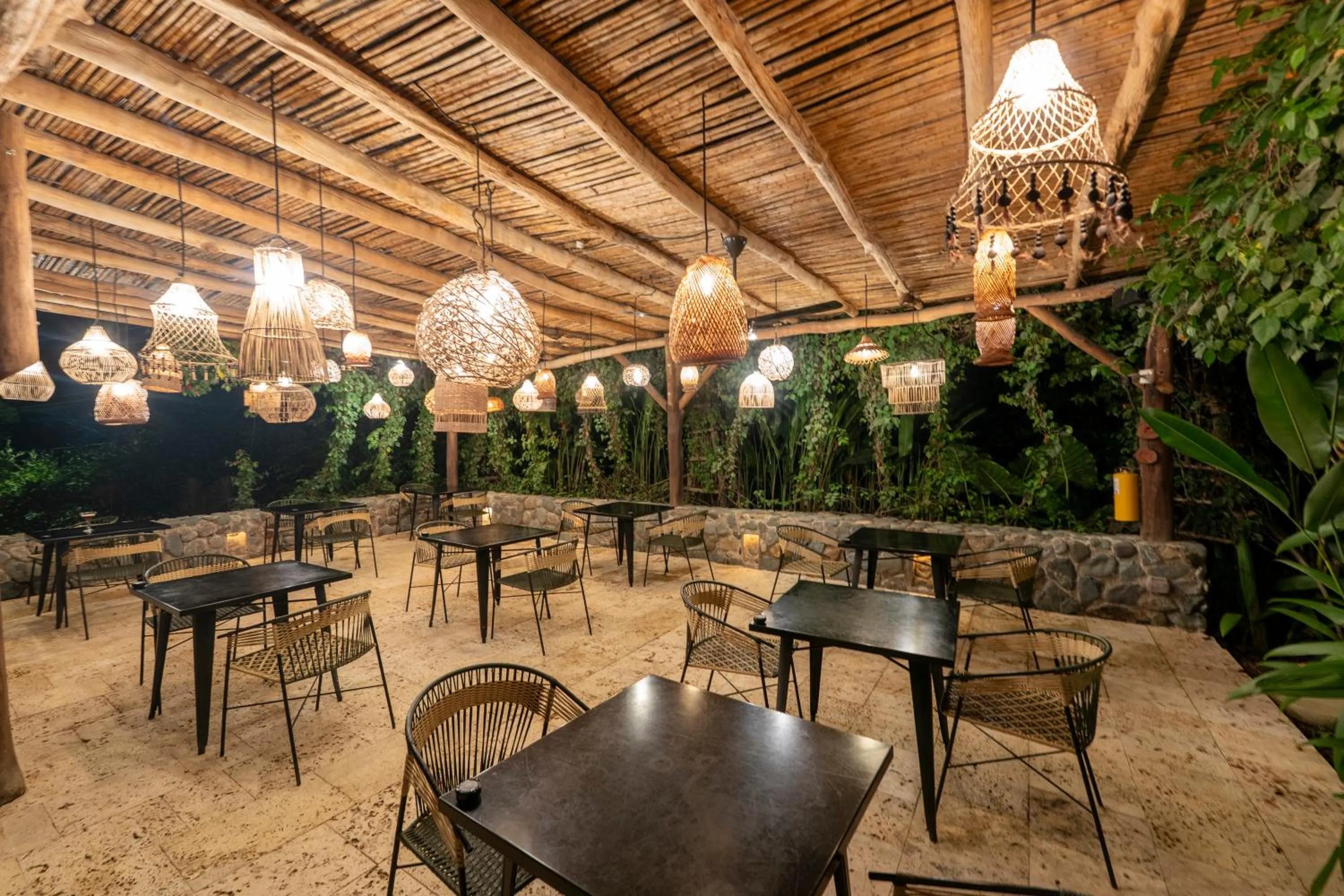 Restaurant/places to eat in Nativa Refugio Escondido