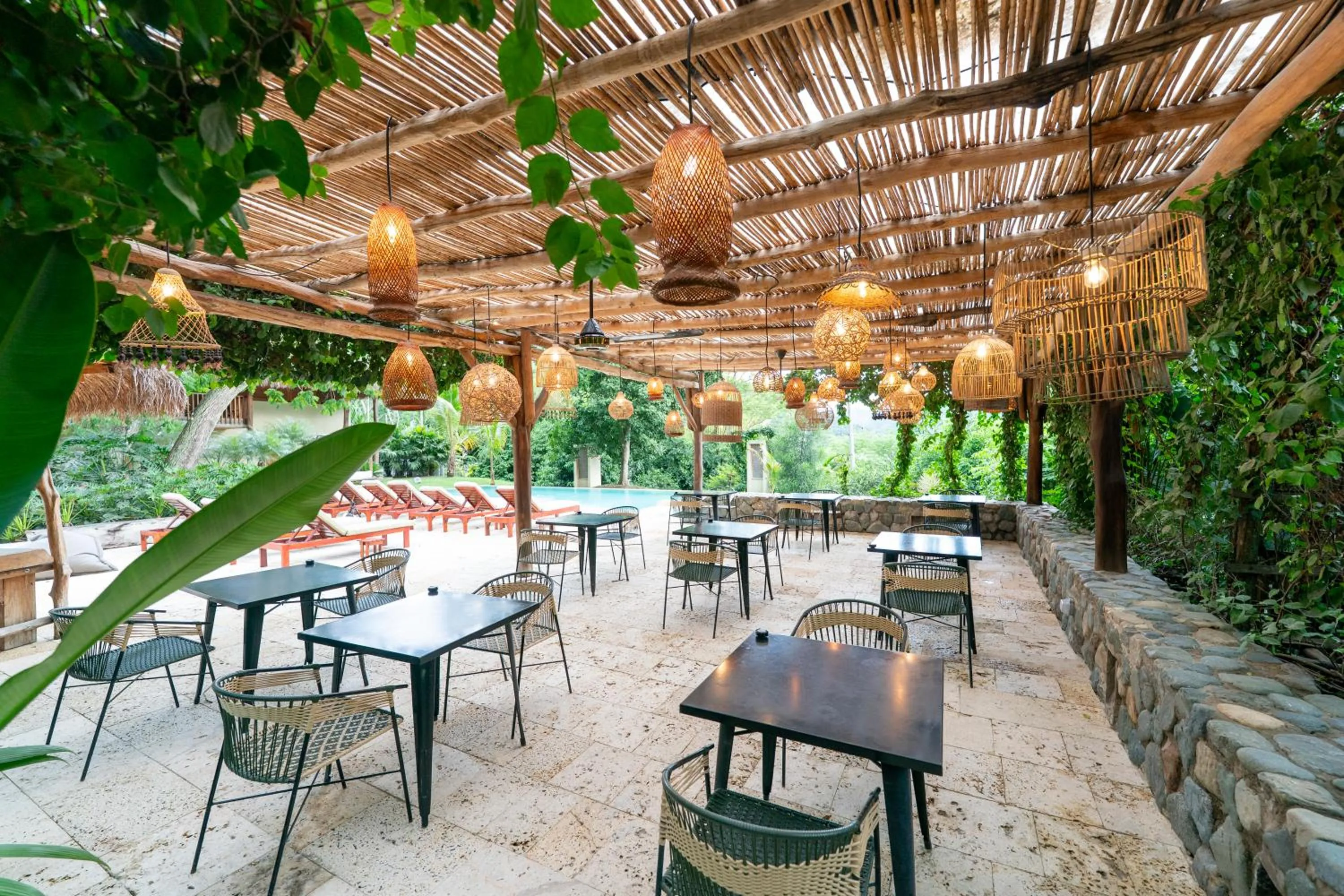 Restaurant/places to eat in Nativa Refugio Escondido