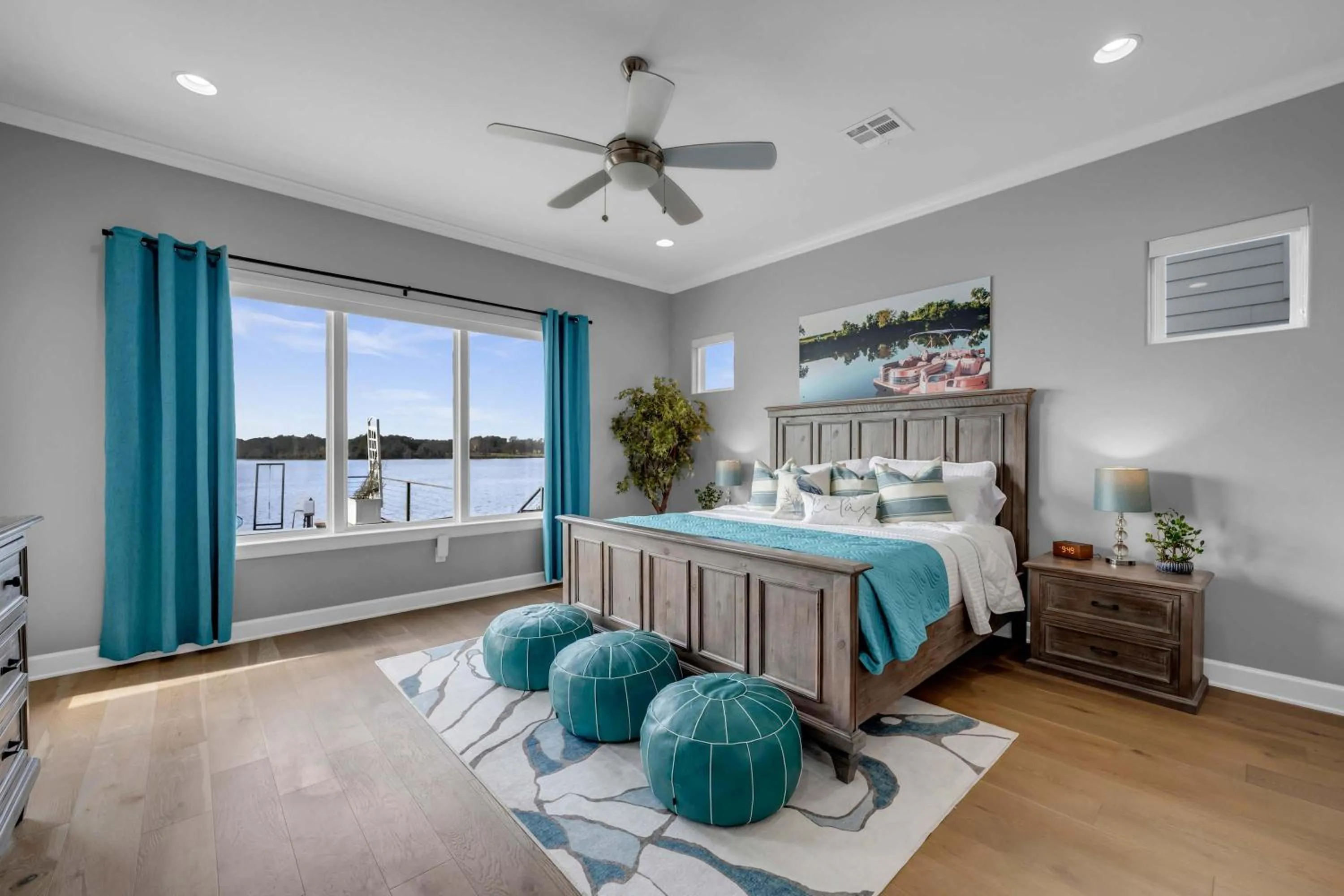 Bed in Luxury Waterfront Home with Swimming Pool Hot Tub and 2 Boat Slips