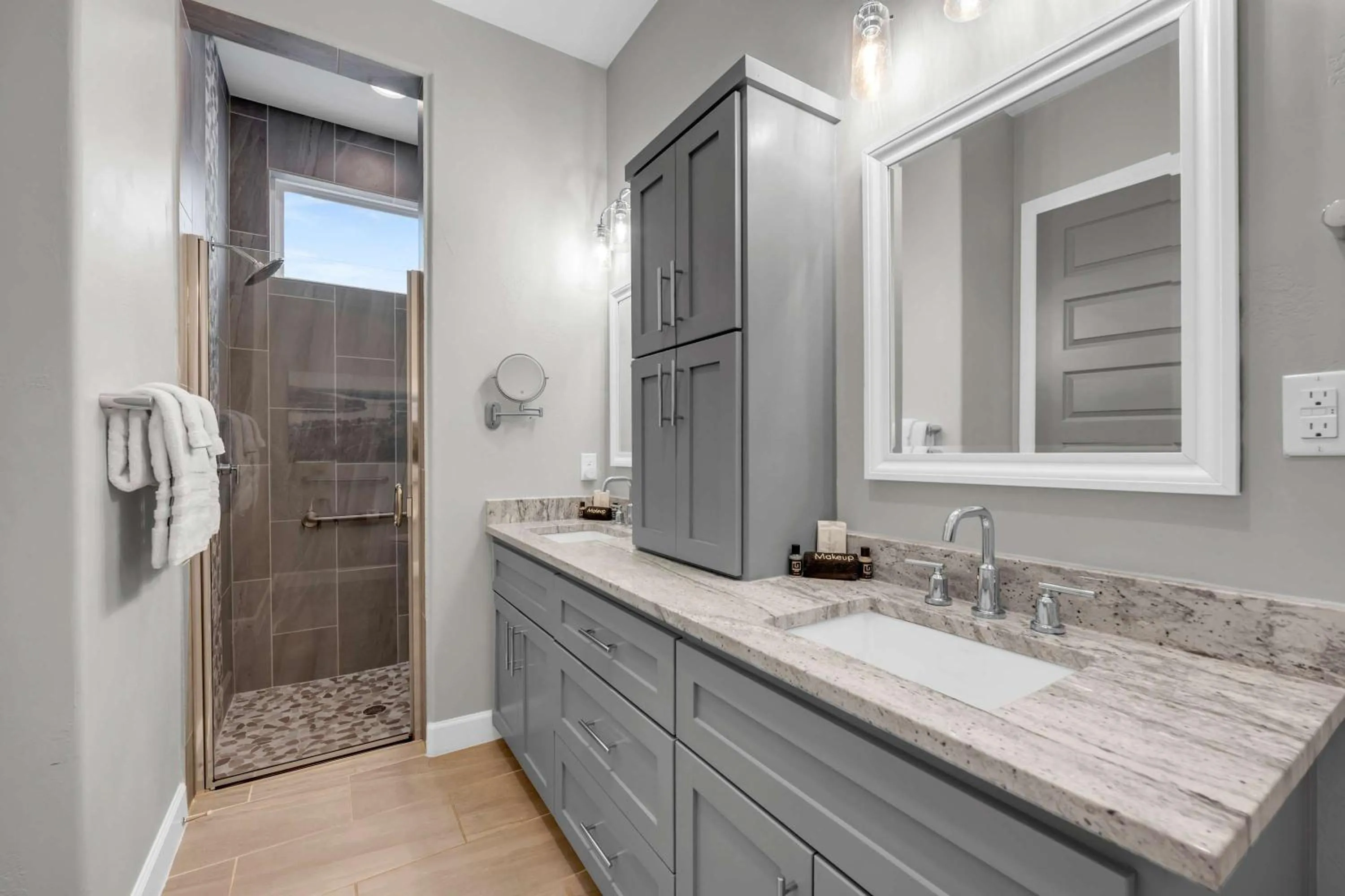 Luxury Waterfront Home with Swimming Pool Hot Tub and 2 Boat Slips