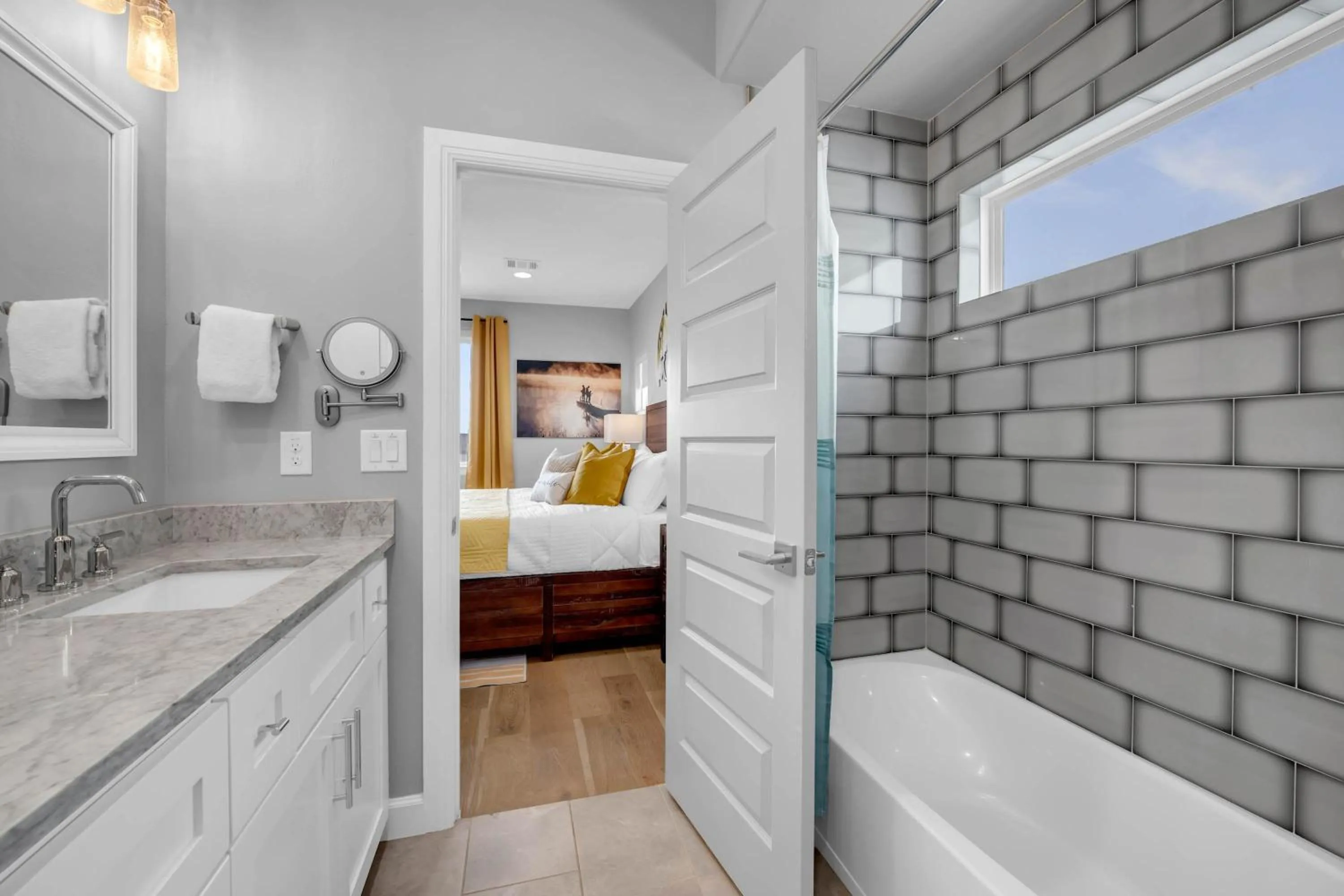 Bed in Luxury Waterfront Home with Swimming Pool Hot Tub and 2 Boat Slips