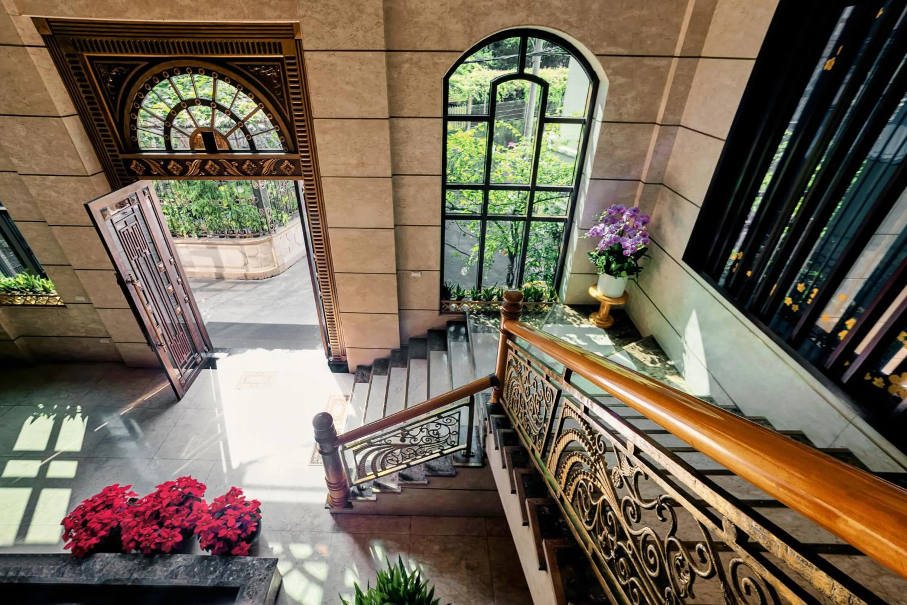 Communal lounge/ TV room in Trang Thanh Luxury Apartment