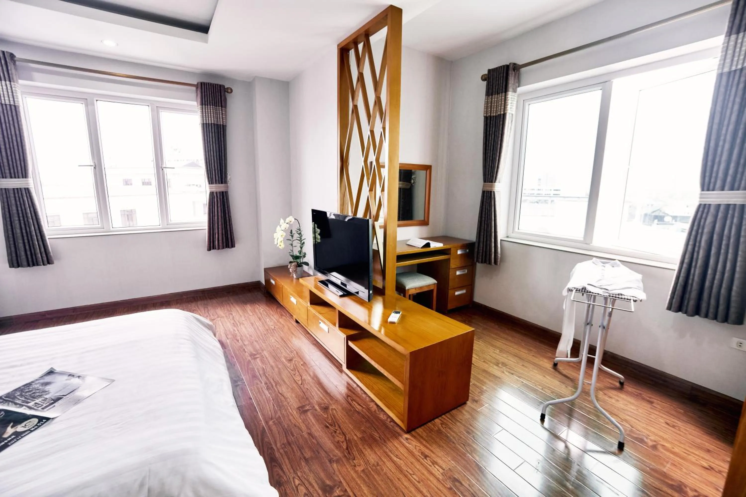 Bedroom, Bed in Trang Thanh Luxury Apartment