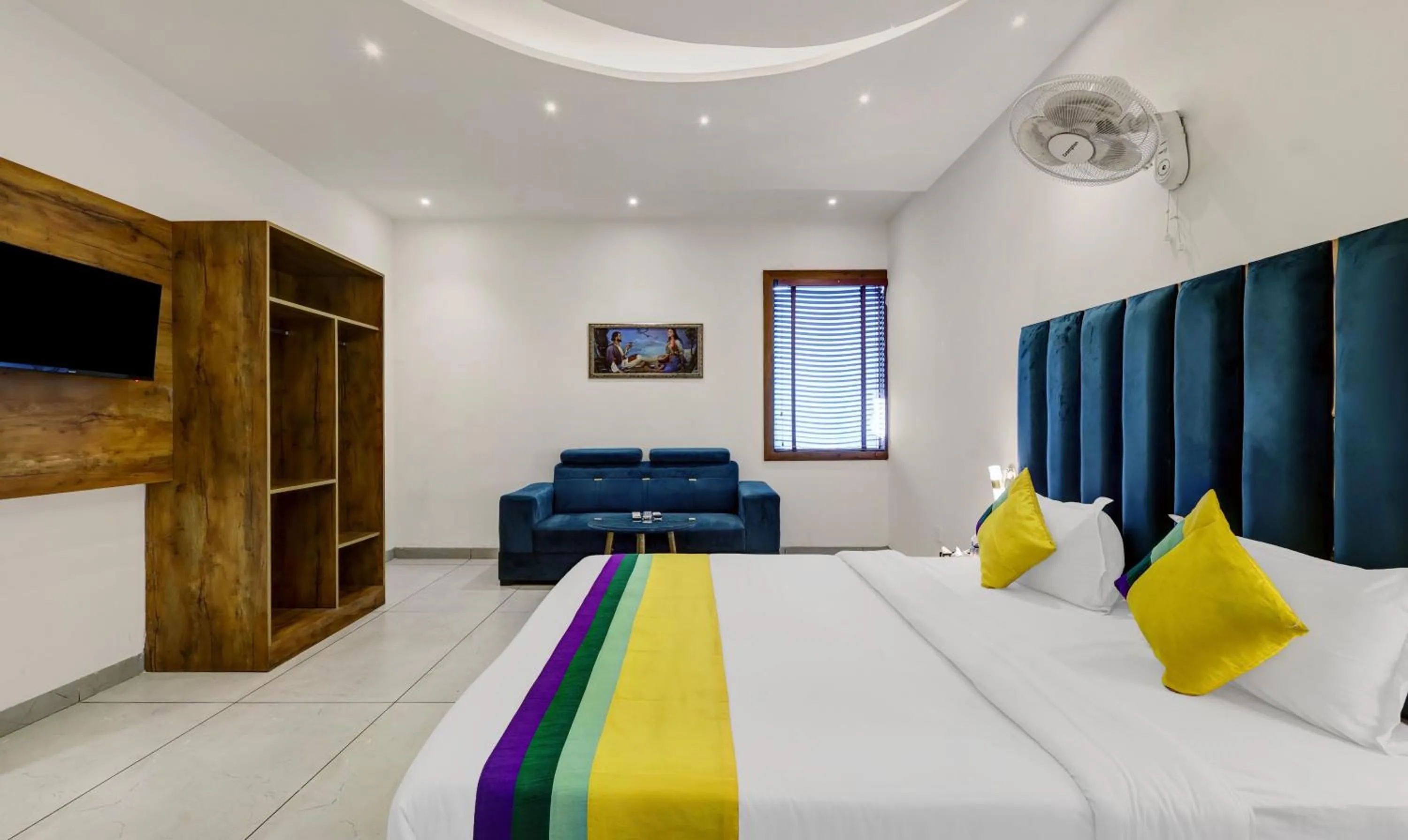 Bedroom, Bed in Itsy Hotels Vedansh